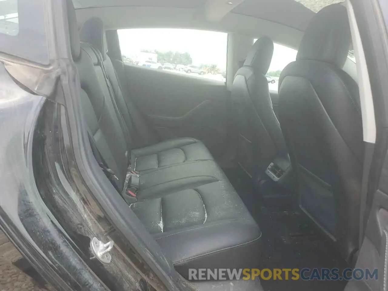 11 Photograph of a damaged car 5YJ3E1EA5KF304290 TESLA MODEL 3 2019