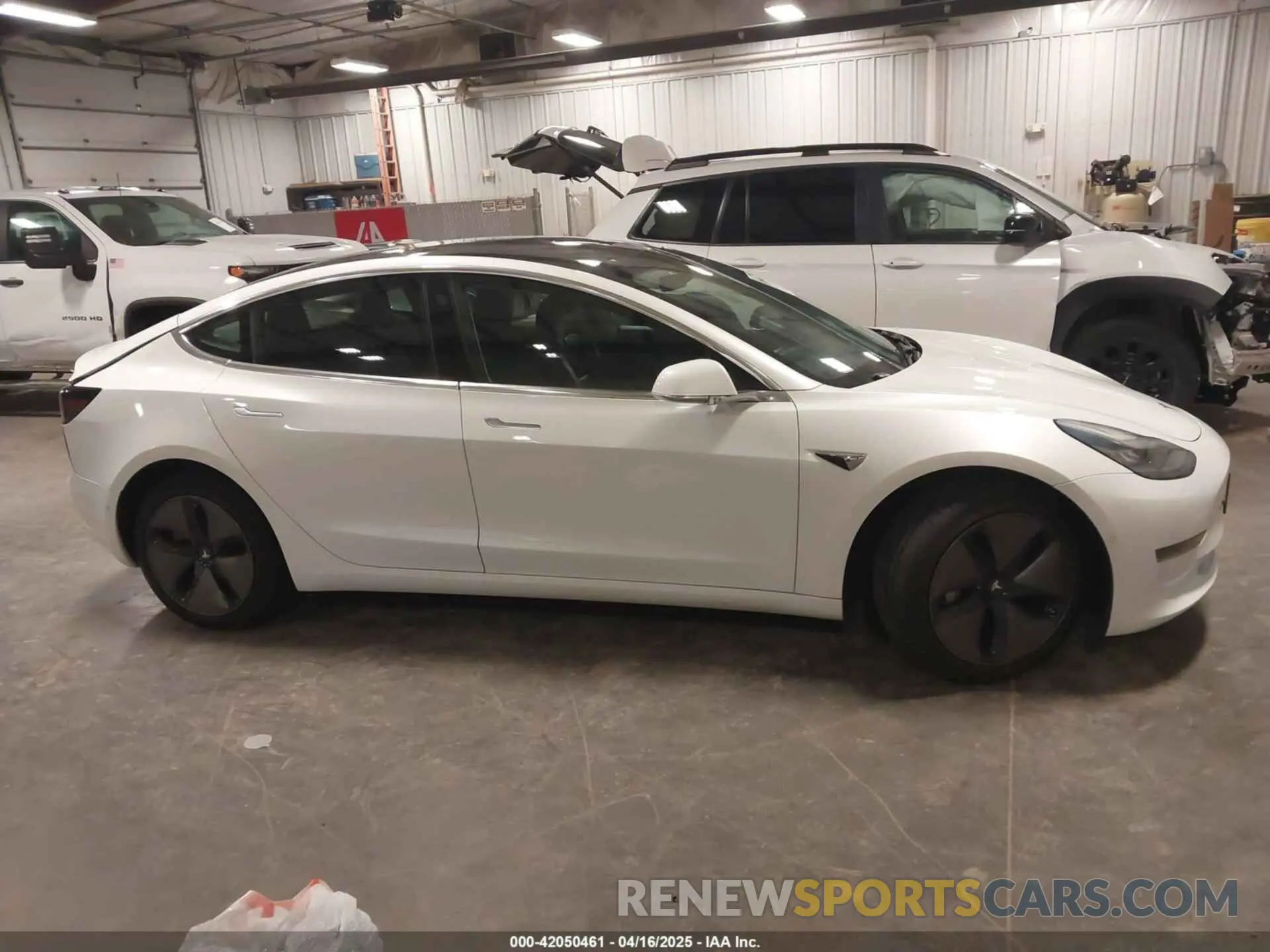 14 Фотография поврежденного автомобиля 5YJ3E1EA5KF317542 TESLA MODEL 3 2019