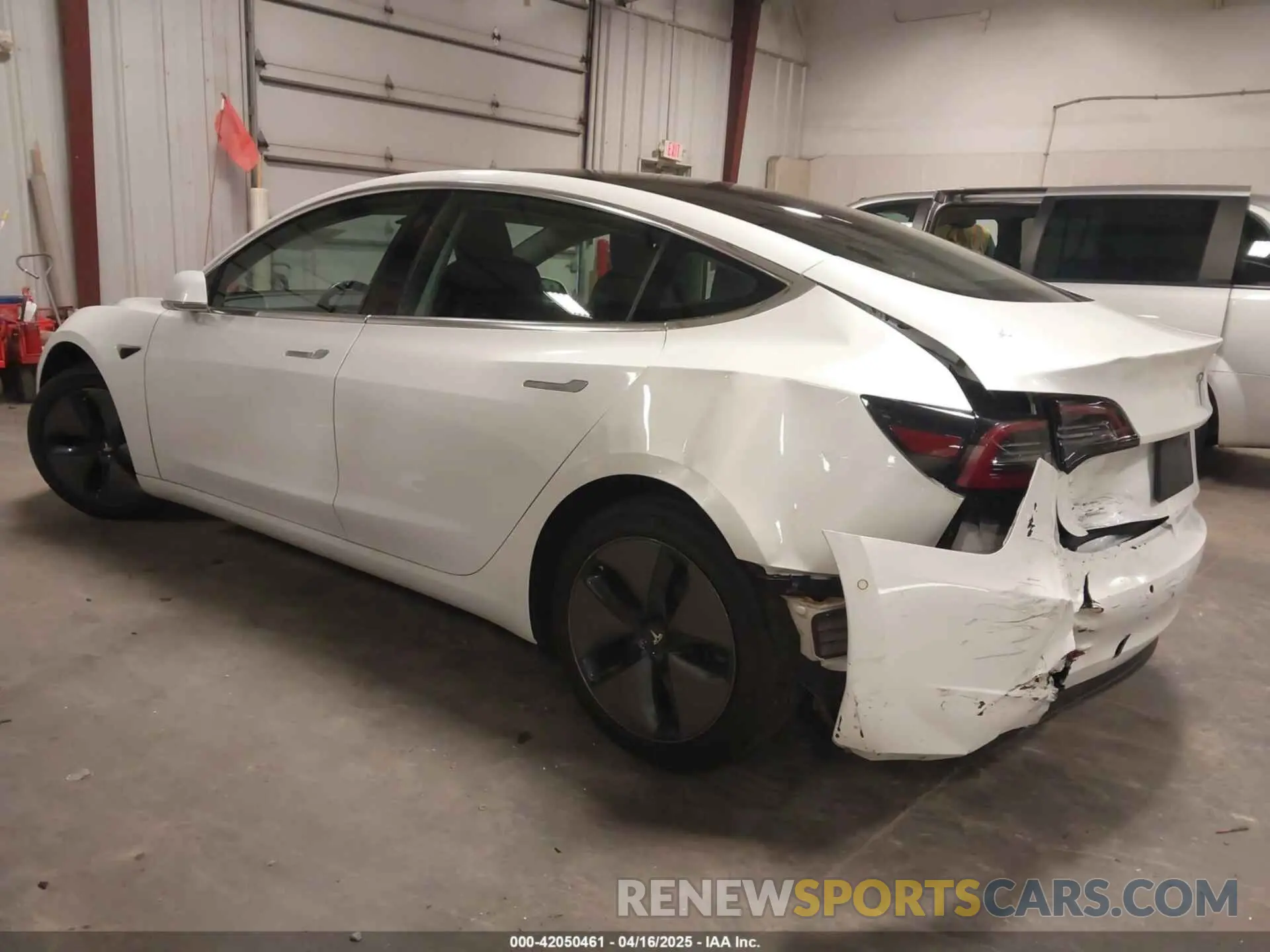 3 Фотография поврежденного автомобиля 5YJ3E1EA5KF317542 TESLA MODEL 3 2019