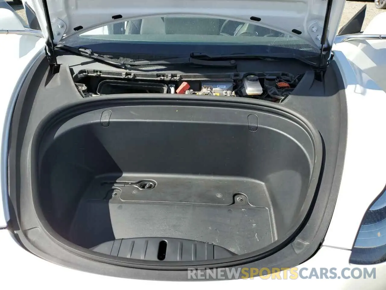 11 Photograph of a damaged car 5YJ3E1EA5KF472575 TESLA MODEL 3 2019