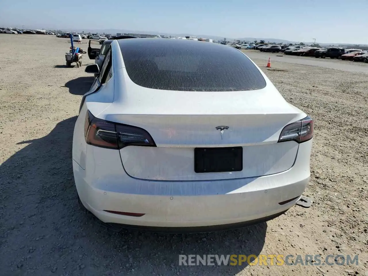6 Photograph of a damaged car 5YJ3E1EA5KF472575 TESLA MODEL 3 2019