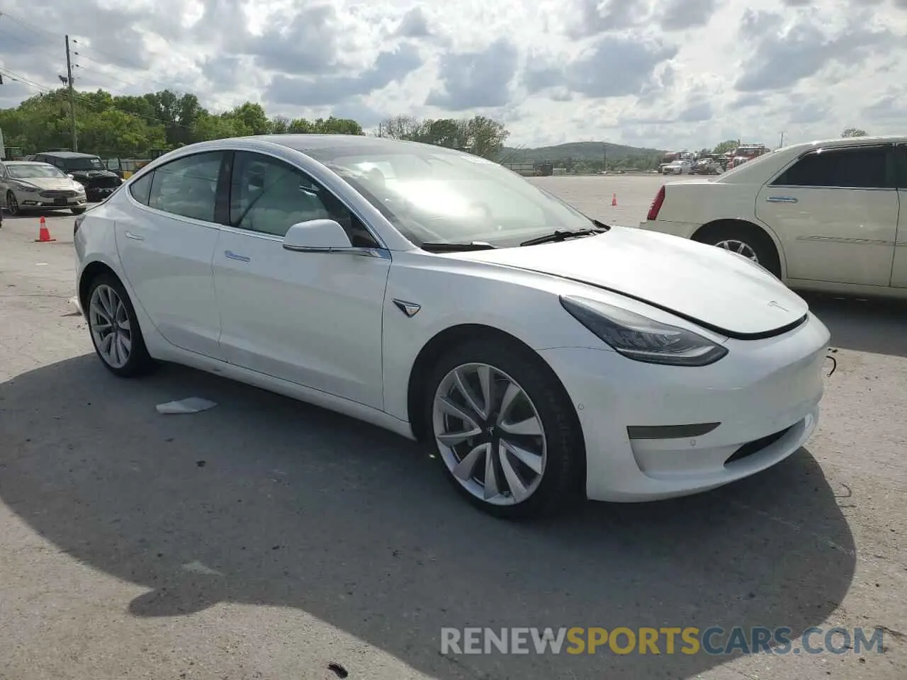 4 Photograph of a damaged car 5YJ3E1EA5KF480188 TESLA MODEL 3 2019