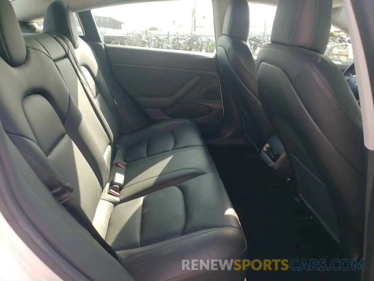 10 Photograph of a damaged car 5YJ3E1EA5KF485116 TESLA MODEL 3 2019