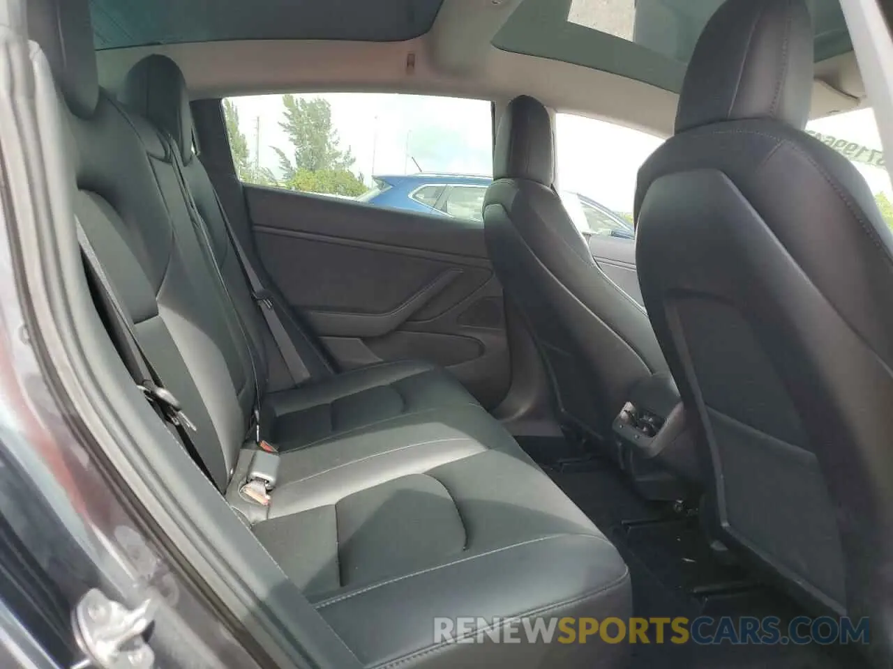 10 Photograph of a damaged car 5YJ3E1EA6KF314360 TESLA MODEL 3 2019