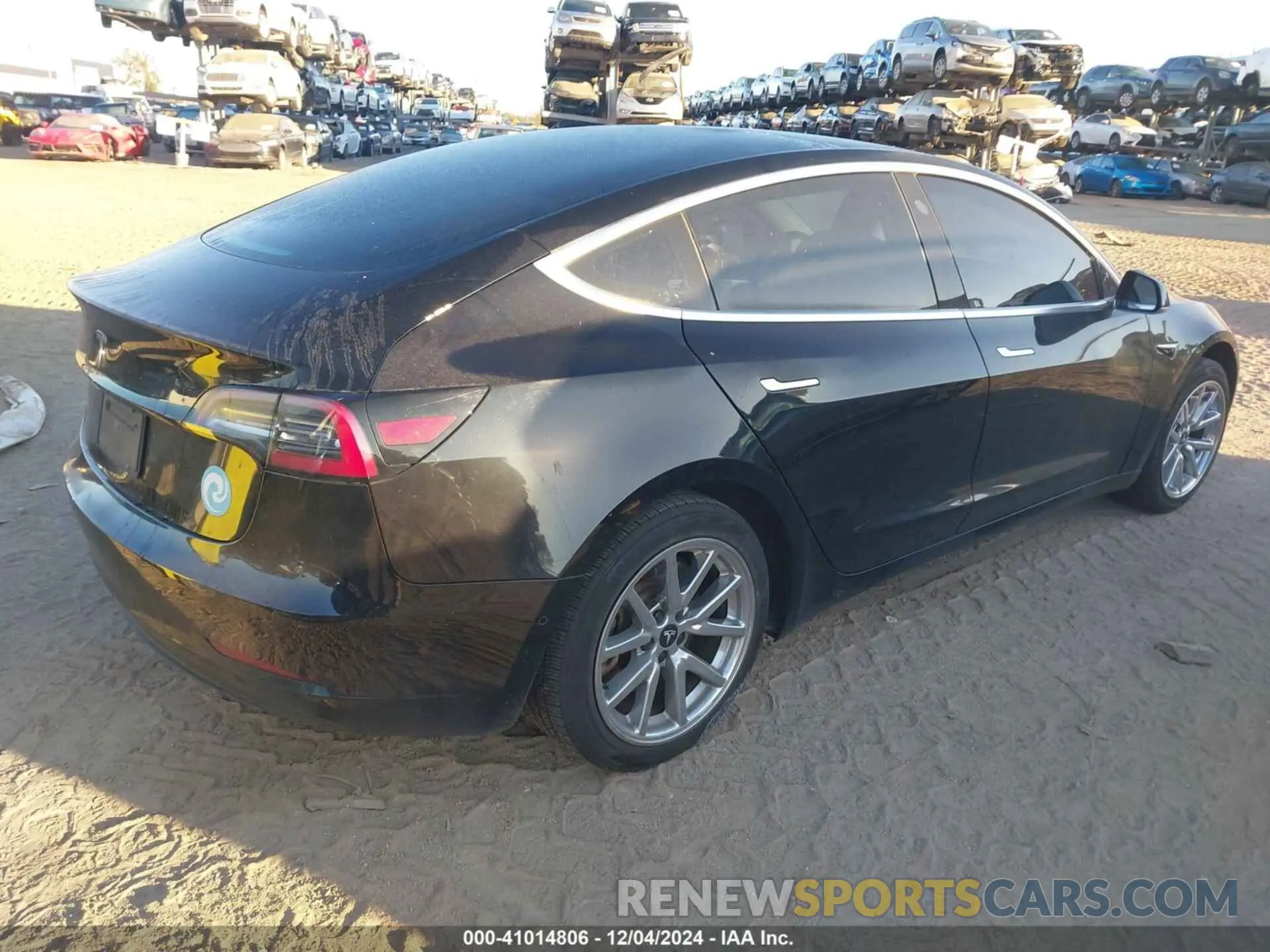 4 Photograph of a damaged car 5YJ3E1EA6KF323561 TESLA MODEL 3 2019