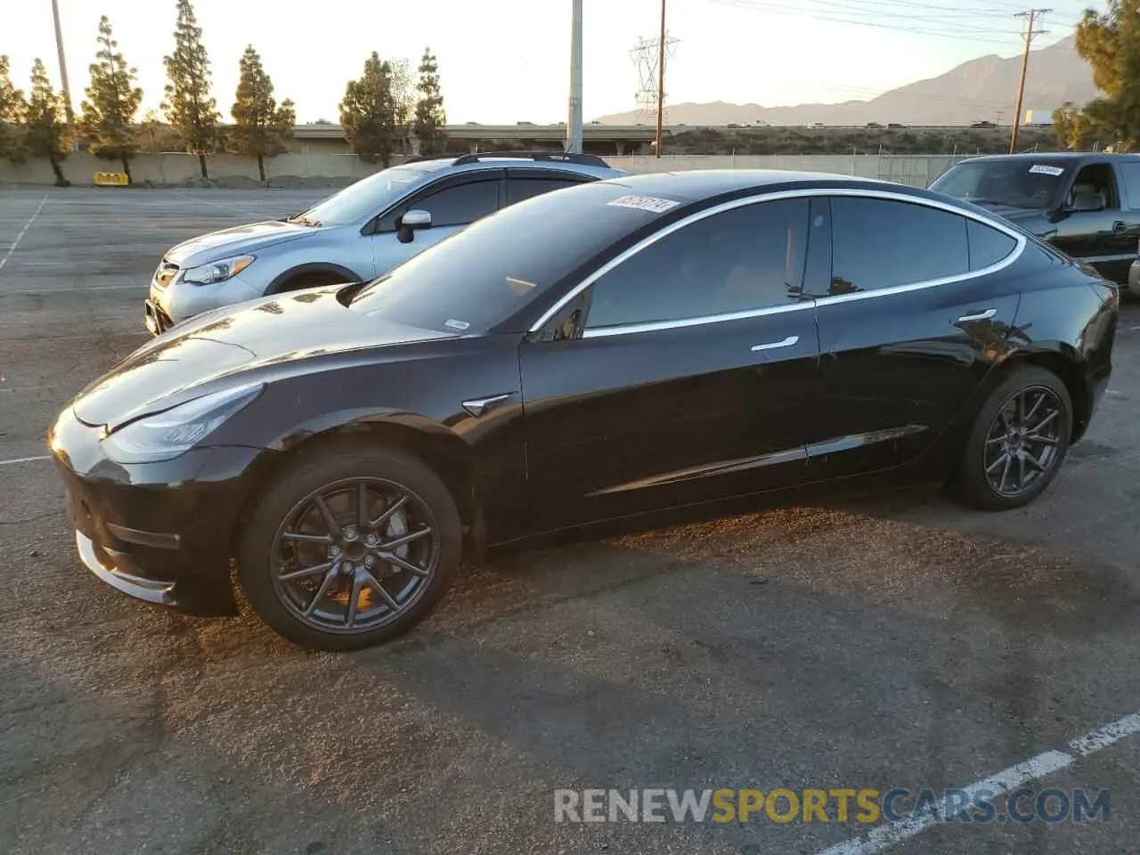 1 Фотография поврежденного автомобиля 5YJ3E1EA6KF361758 TESLA MODEL 3 2019