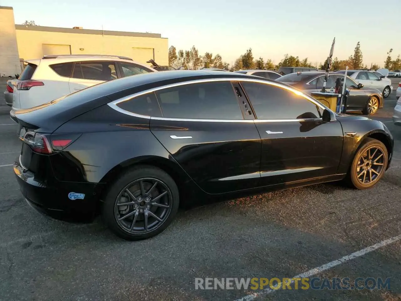 3 Фотография поврежденного автомобиля 5YJ3E1EA6KF361758 TESLA MODEL 3 2019