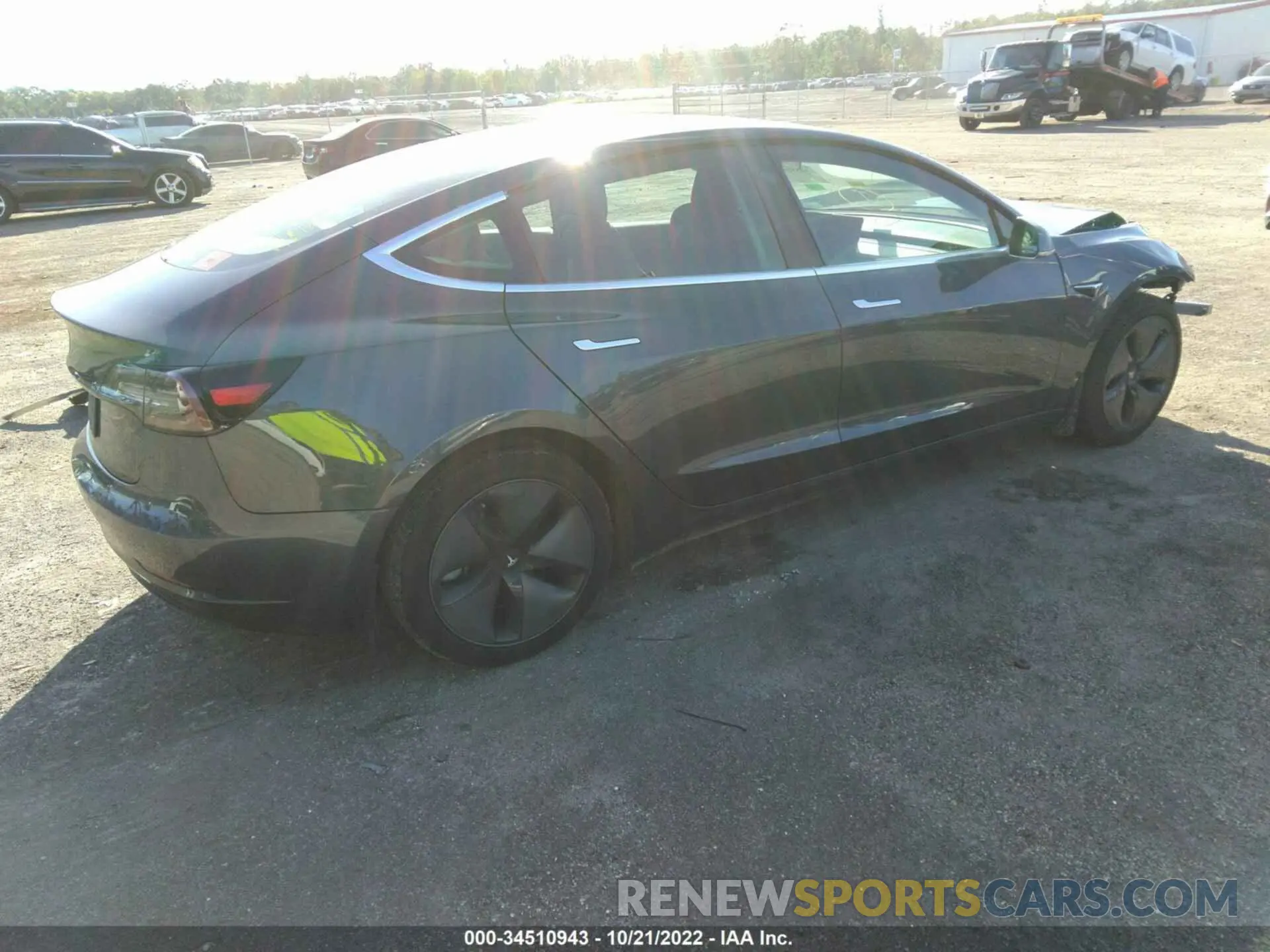 4 Фотография поврежденного автомобиля 5YJ3E1EA6KF396347 TESLA MODEL 3 2019