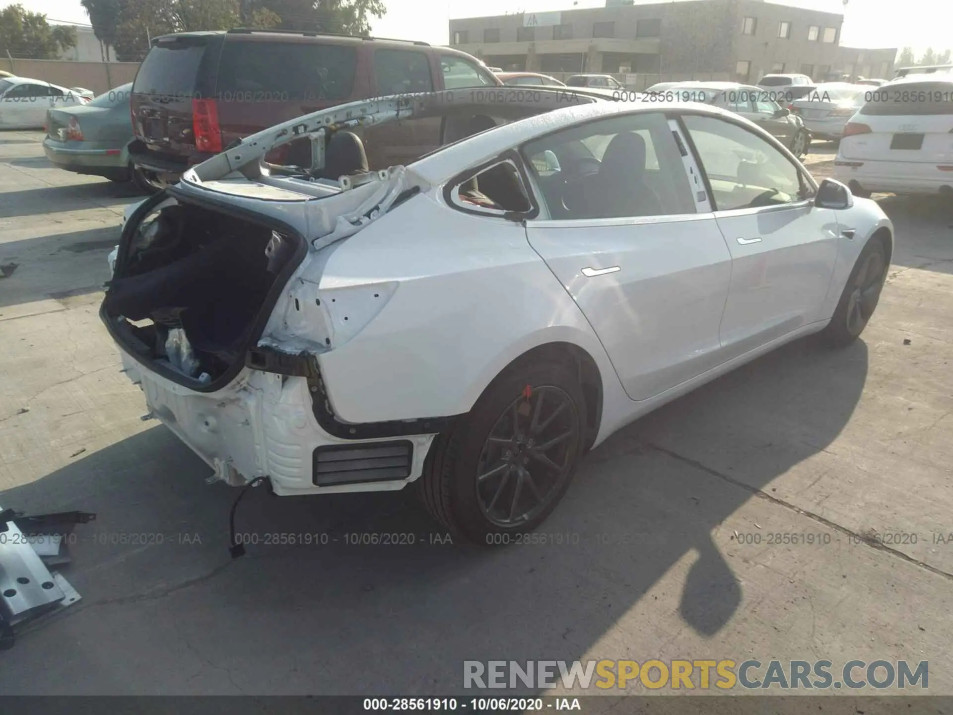 4 Photograph of a damaged car 5YJ3E1EA6KF401644 TESLA MODEL 3 2019