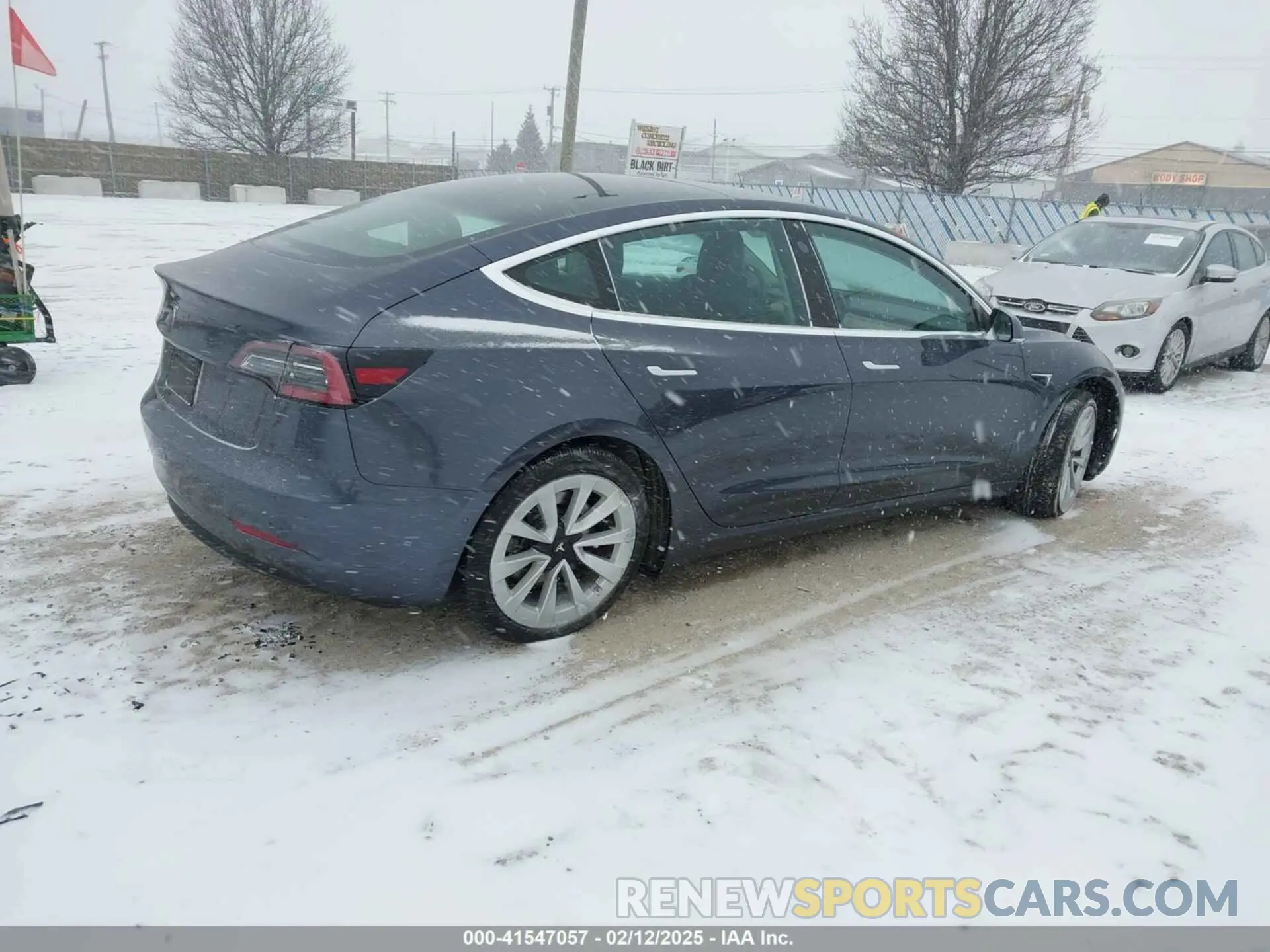 4 Photograph of a damaged car 5YJ3E1EA6KF411011 TESLA MODEL 3 2019