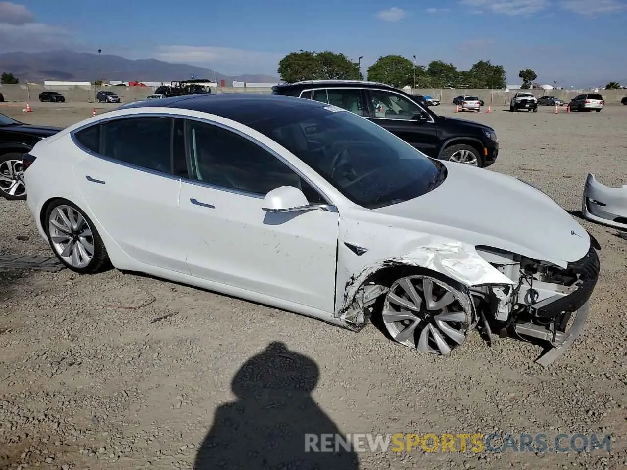 4 Фотография поврежденного автомобиля 5YJ3E1EA6KF476702 TESLA MODEL 3 2019