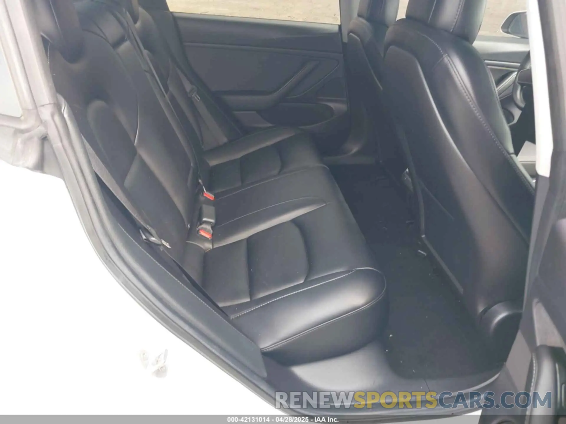 8 Photograph of a damaged car 5YJ3E1EA7KF299724 TESLA MODEL 3 2019