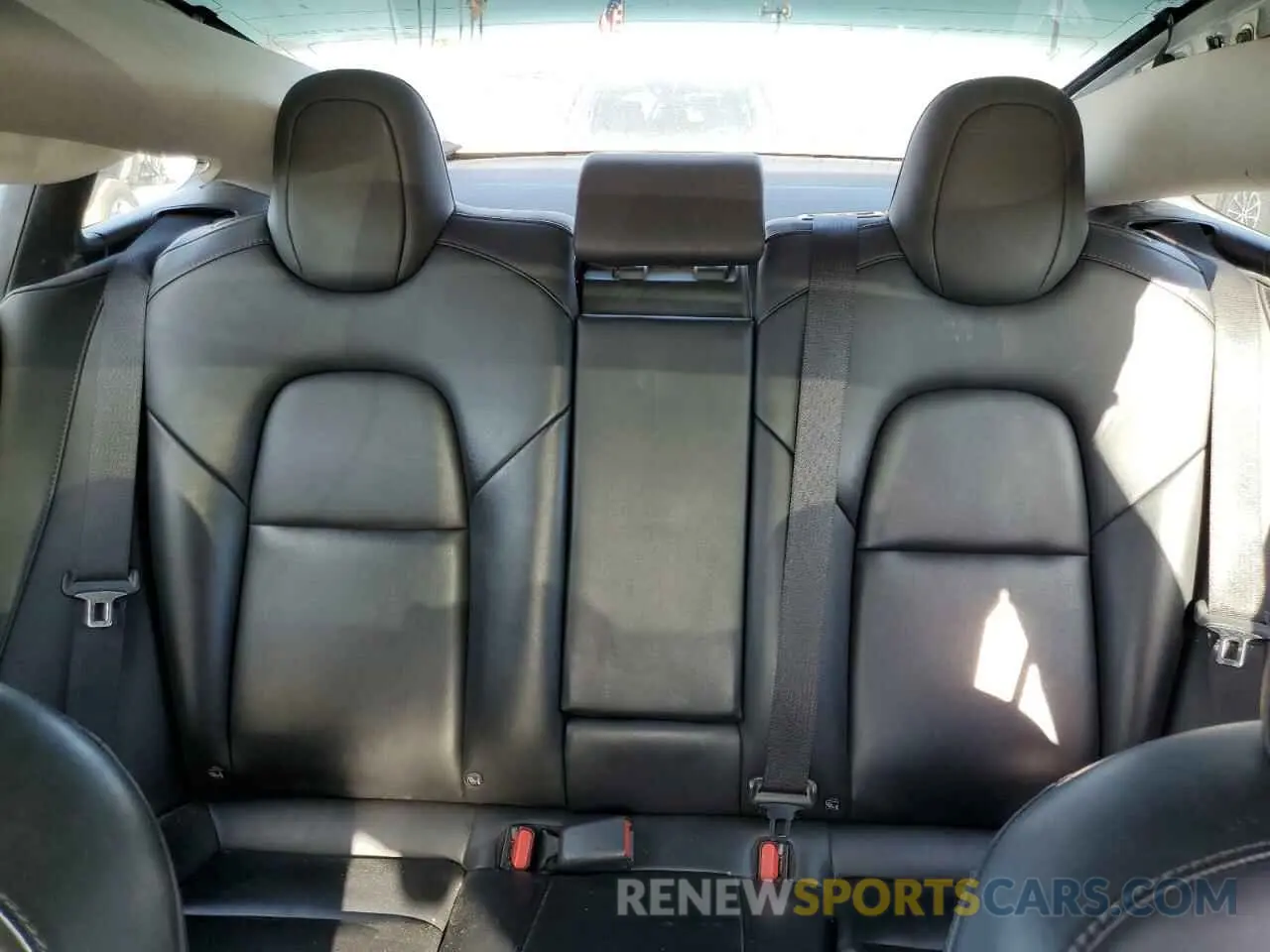 10 Фотография поврежденного автомобиля 5YJ3E1EA7KF300175 TESLA MODEL 3 2019