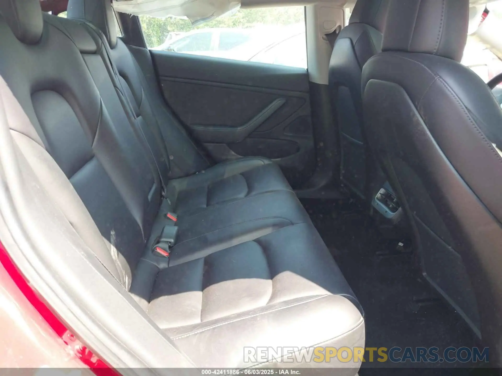 8 Photograph of a damaged car 5YJ3E1EA7KF317235 TESLA MODEL 3 2019
