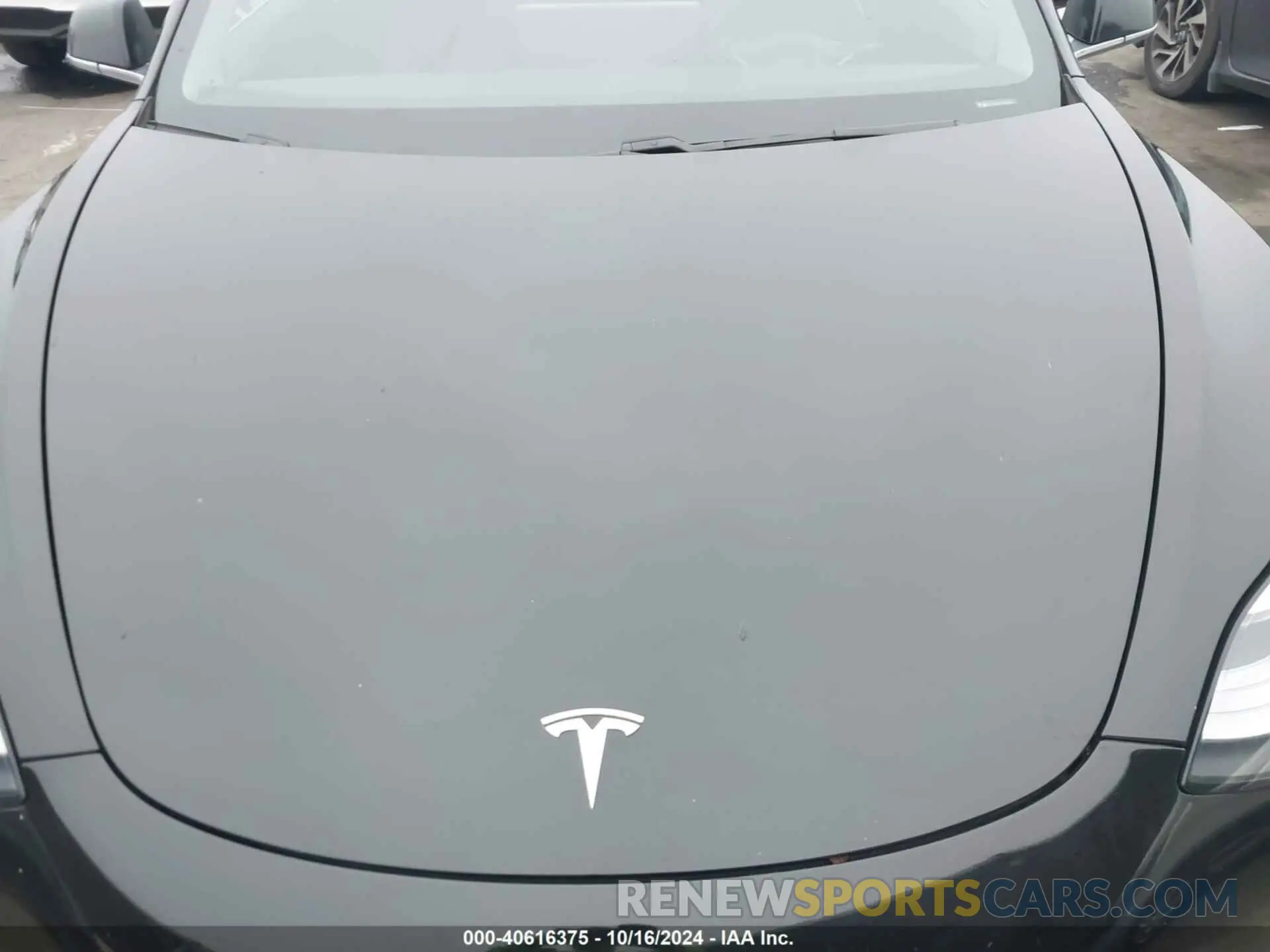 10 Photograph of a damaged car 5YJ3E1EA7KF395482 TESLA MODEL 3 2019