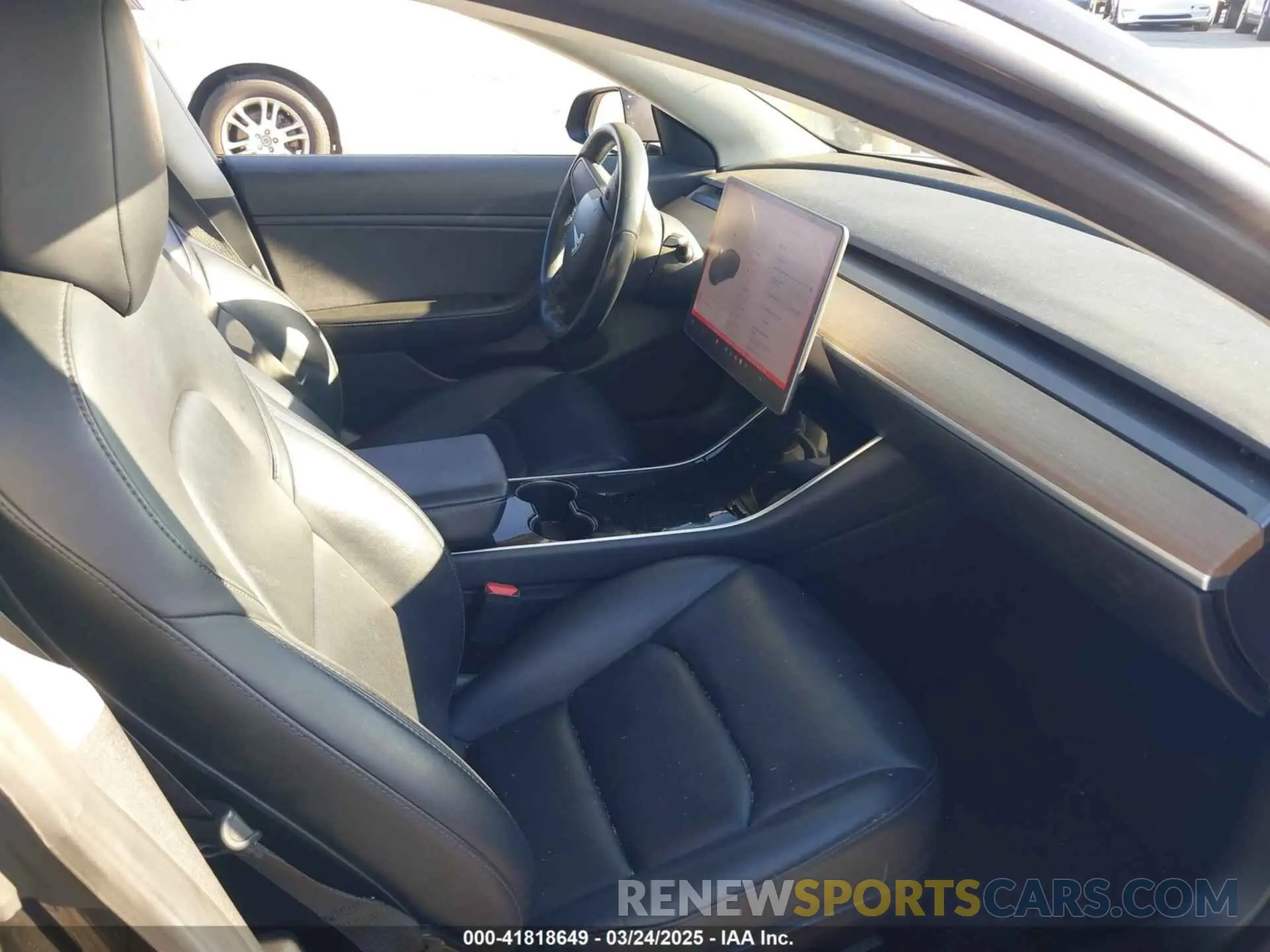 5 Photograph of a damaged car 5YJ3E1EA7KF398365 TESLA MODEL 3 2019