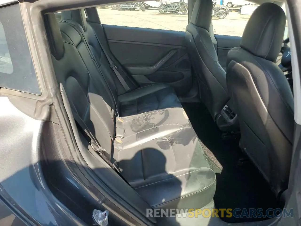 10 Photograph of a damaged car 5YJ3E1EA7KF425435 TESLA MODEL 3 2019