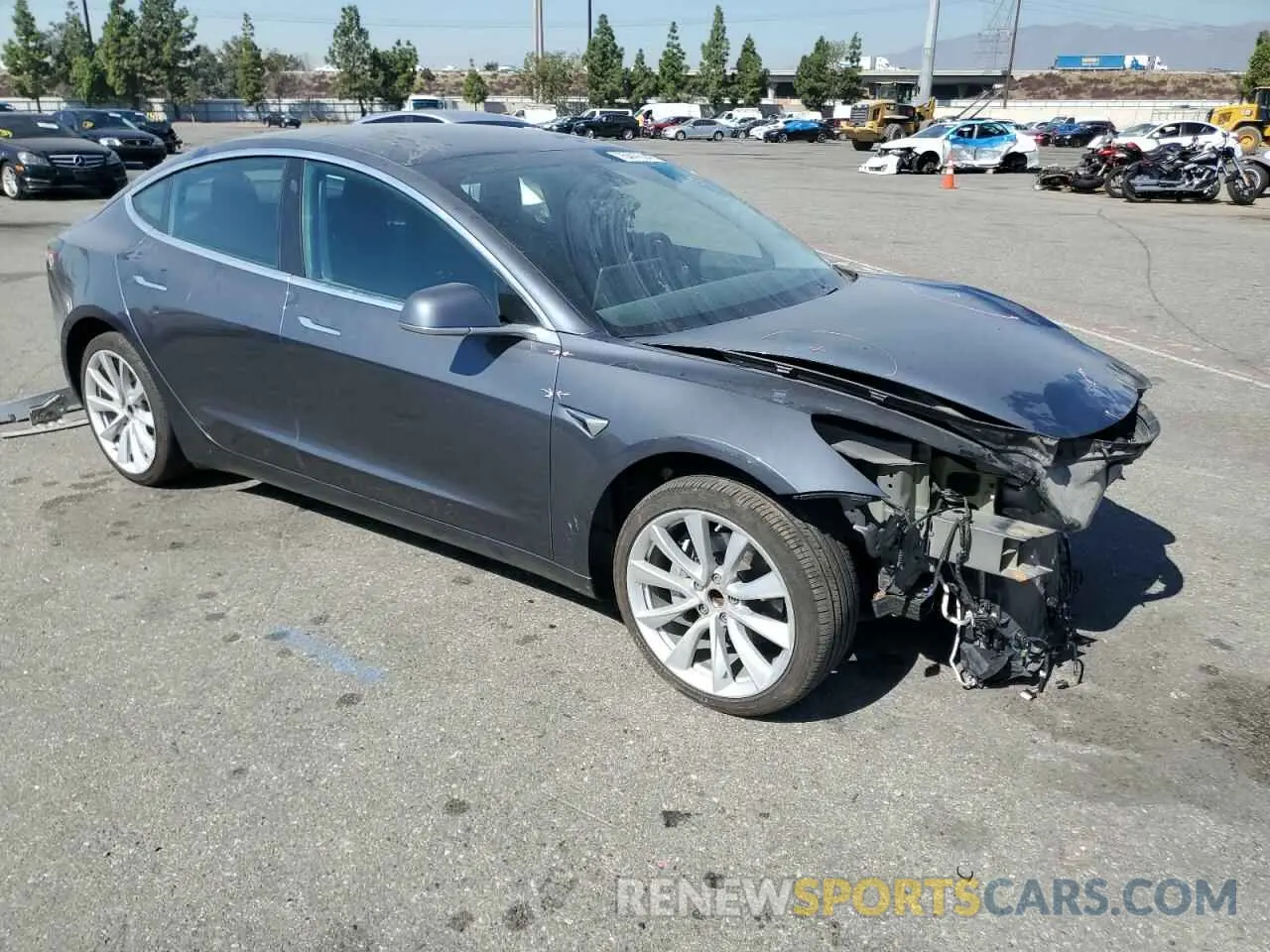 4 Photograph of a damaged car 5YJ3E1EA7KF425435 TESLA MODEL 3 2019