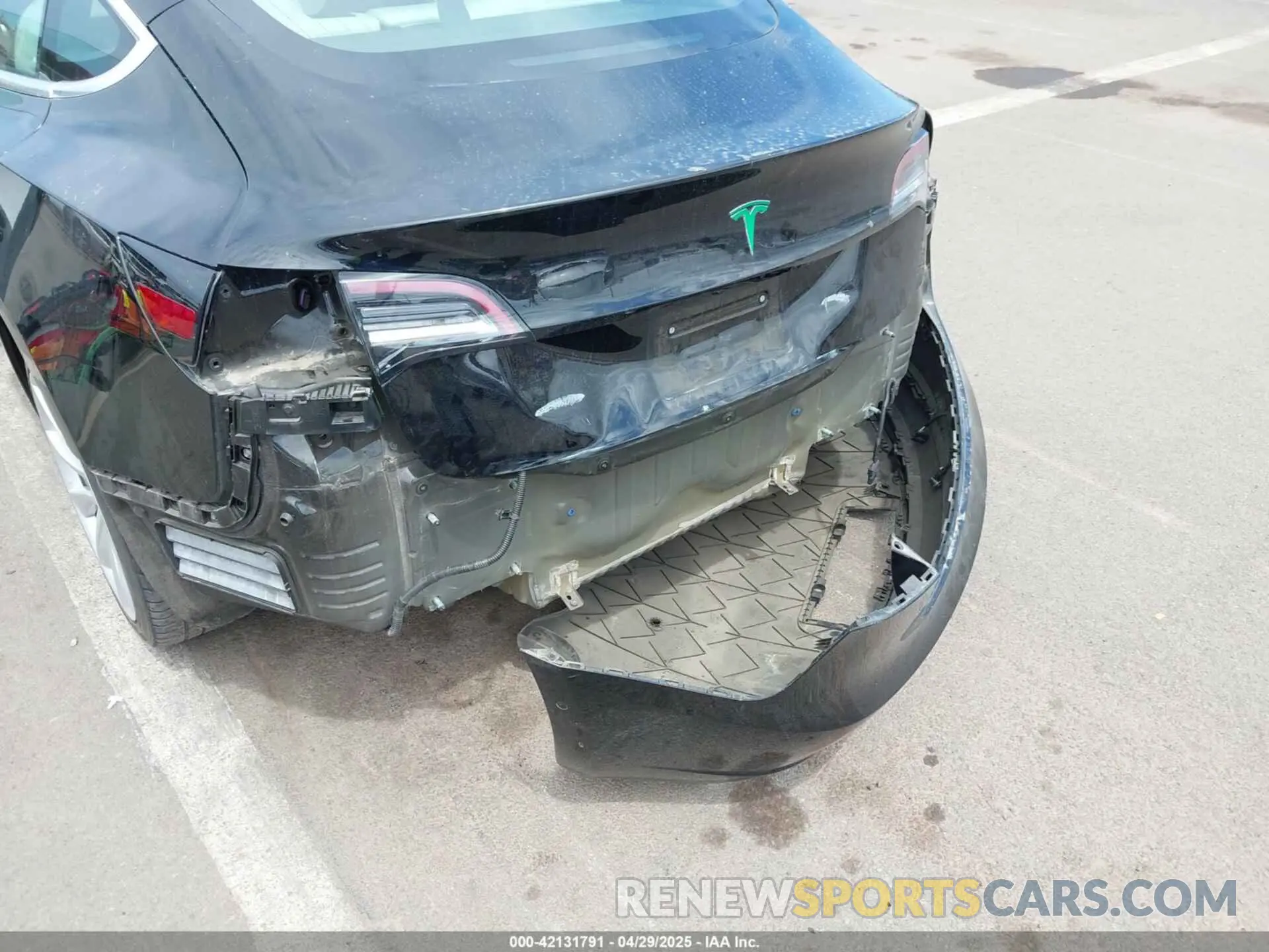 6 Photograph of a damaged car 5YJ3E1EA7KF445166 TESLA MODEL 3 2019
