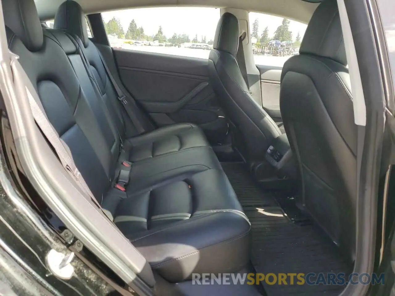10 Photograph of a damaged car 5YJ3E1EA7KF485487 TESLA MODEL 3 2019