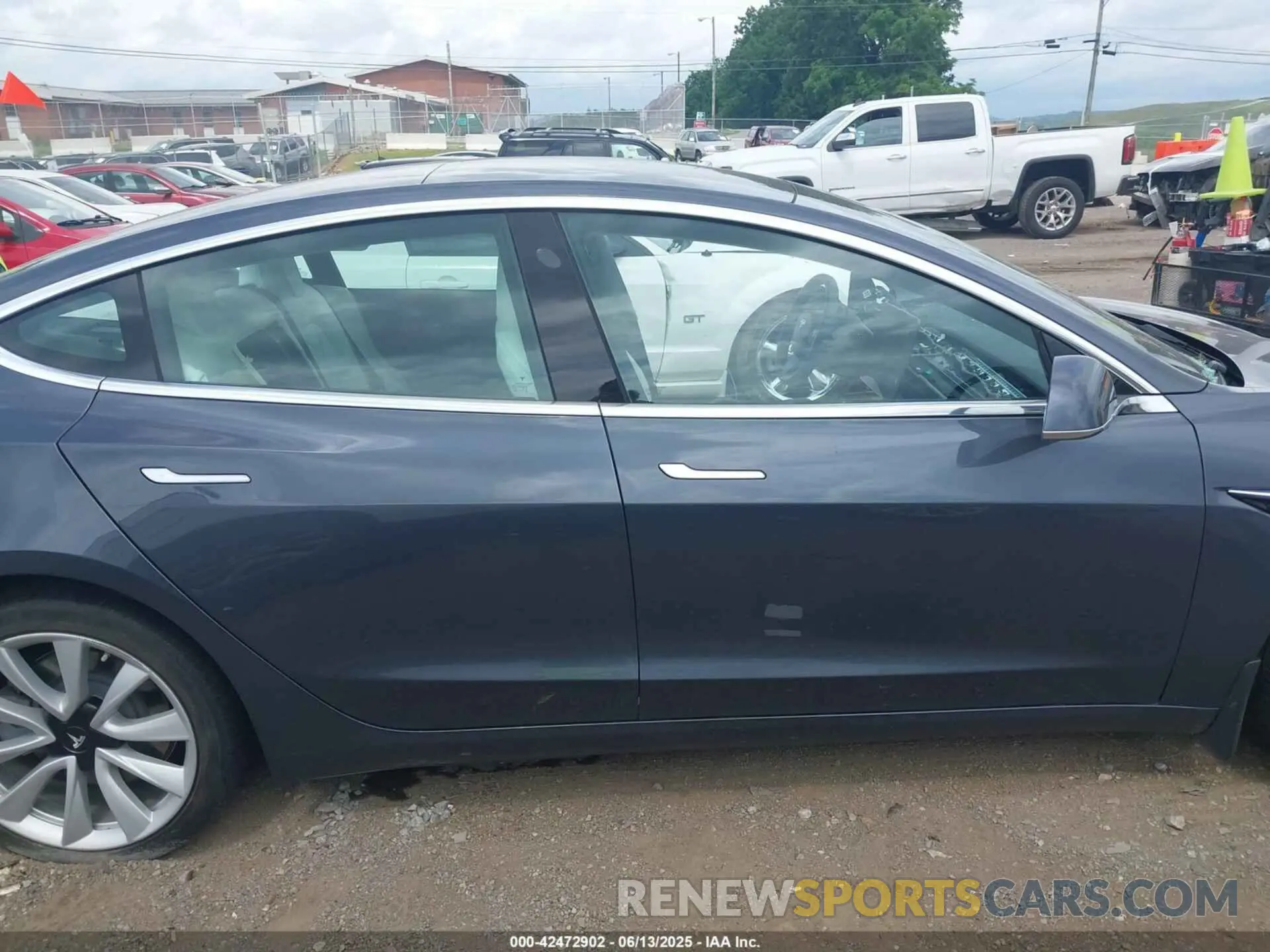 13 Фотография поврежденного автомобиля 5YJ3E1EA7KF529830 TESLA MODEL 3 2019