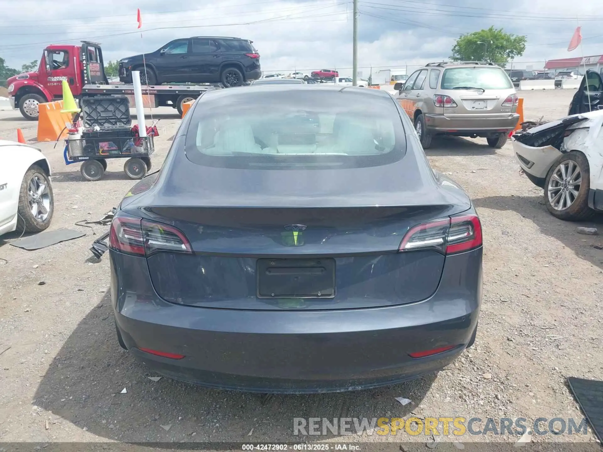 16 Фотография поврежденного автомобиля 5YJ3E1EA7KF529830 TESLA MODEL 3 2019