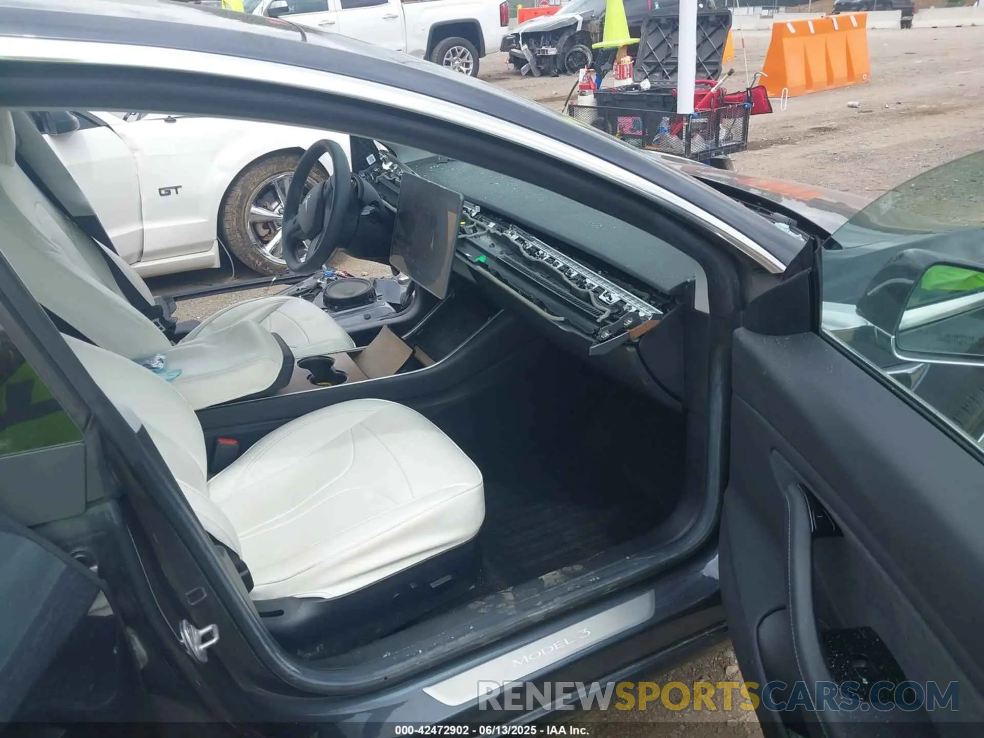 5 Фотография поврежденного автомобиля 5YJ3E1EA7KF529830 TESLA MODEL 3 2019