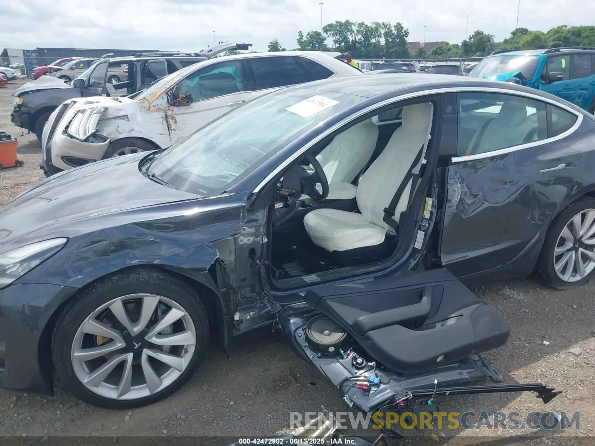 6 Фотография поврежденного автомобиля 5YJ3E1EA7KF529830 TESLA MODEL 3 2019
