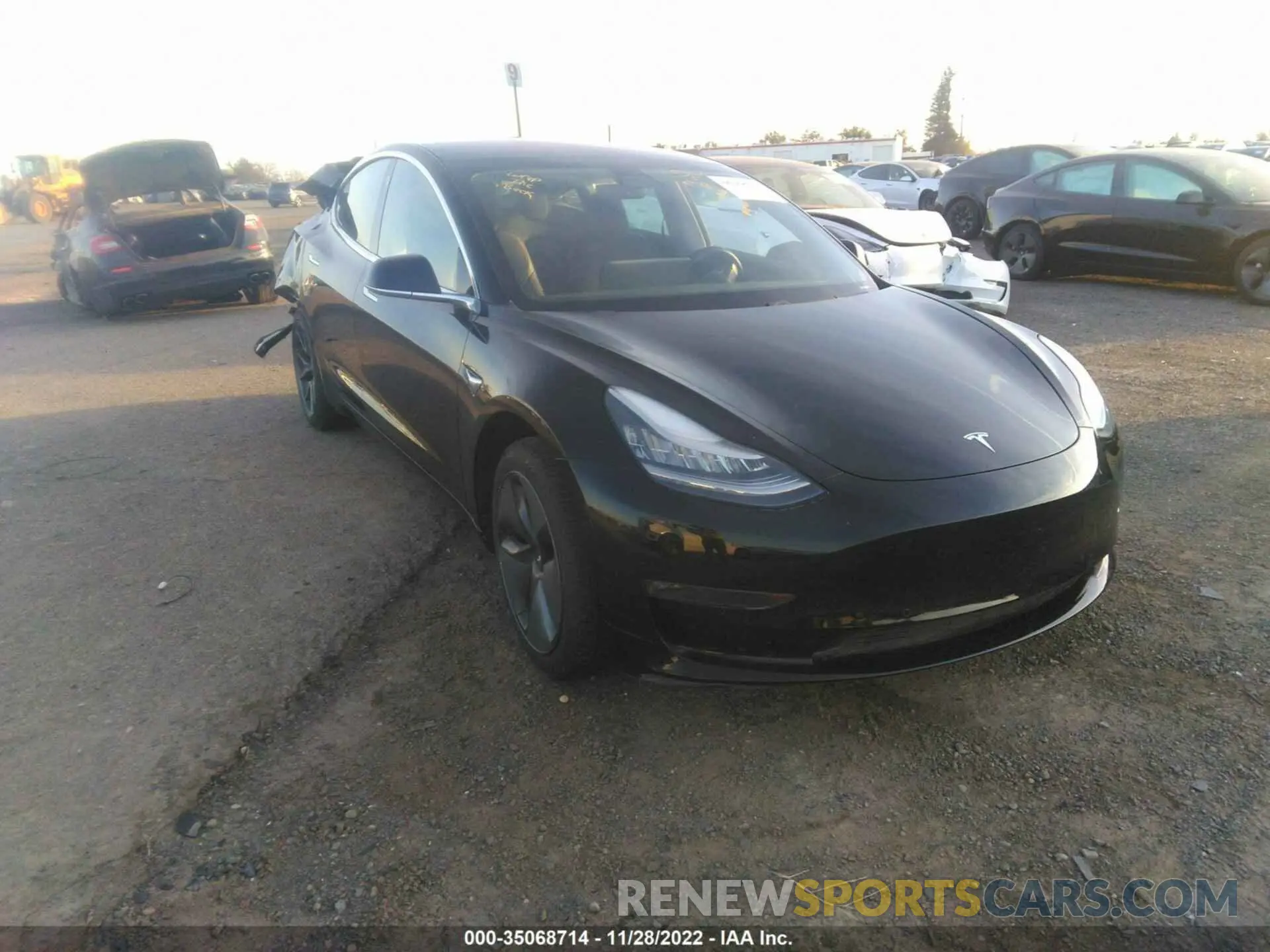 1 Photograph of a damaged car 5YJ3E1EA8KF305062 TESLA MODEL 3 2019