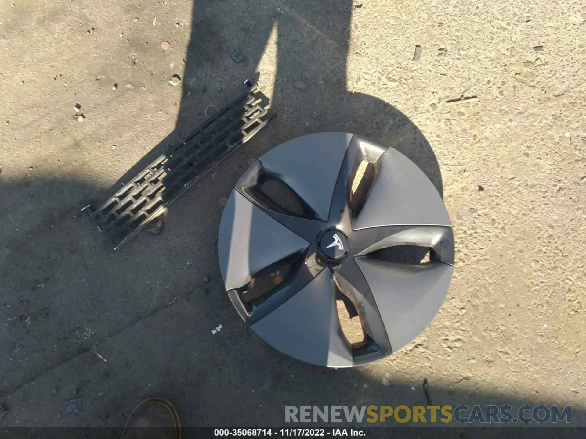 12 Photograph of a damaged car 5YJ3E1EA8KF305062 TESLA MODEL 3 2019