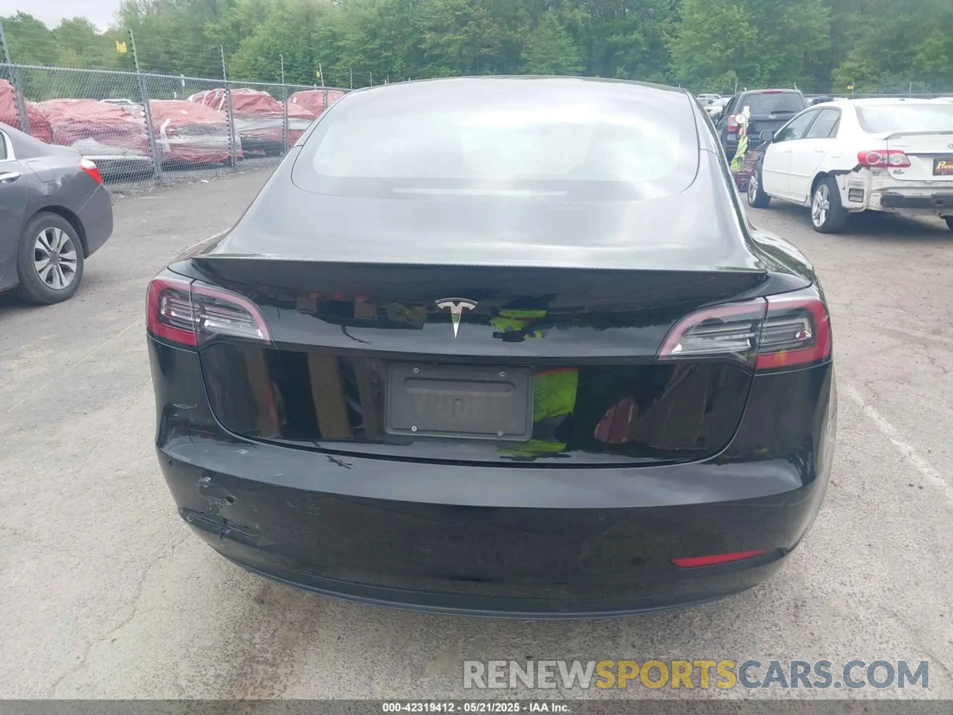 17 Photograph of a damaged car 5YJ3E1EA8KF400009 TESLA MODEL 3 2019