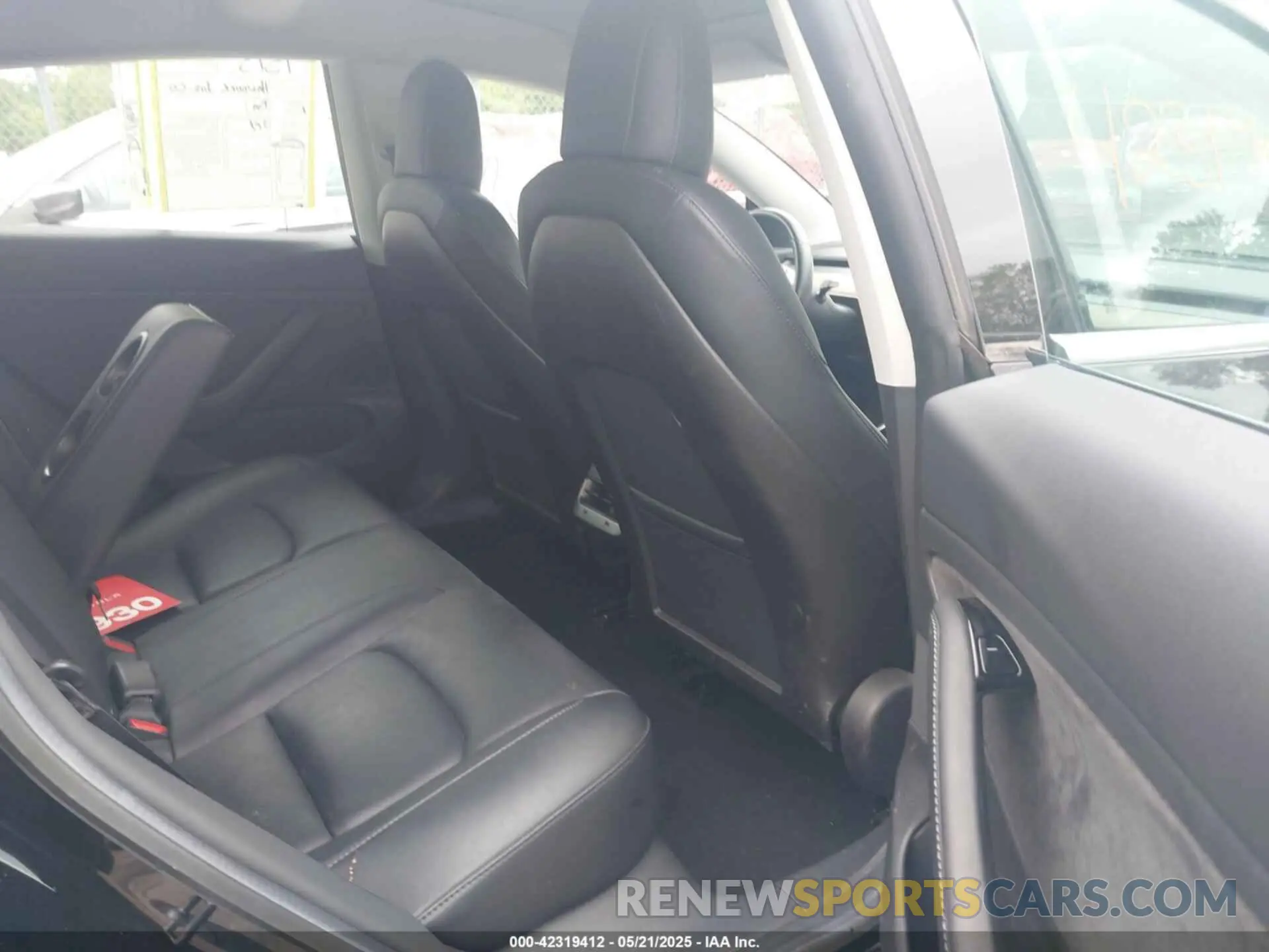 8 Photograph of a damaged car 5YJ3E1EA8KF400009 TESLA MODEL 3 2019