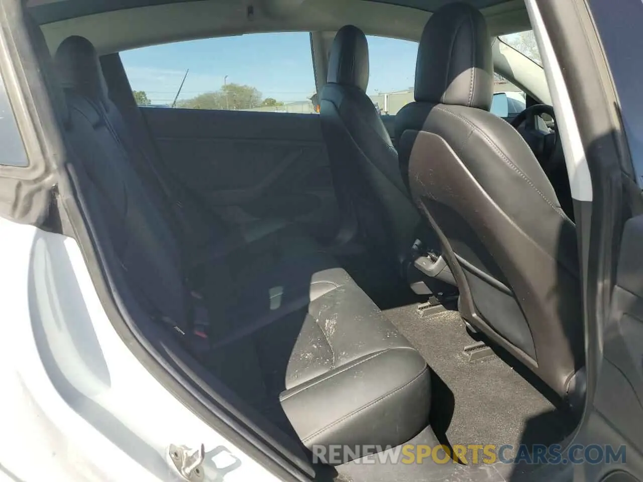 10 Photograph of a damaged car 5YJ3E1EA8KF417568 TESLA MODEL 3 2019