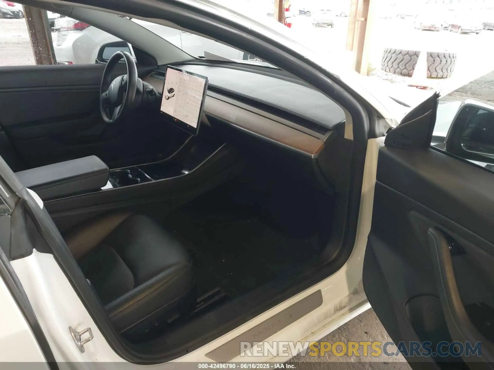 5 Фотография поврежденного автомобиля 5YJ3E1EA9KF300243 TESLA MODEL 3 2019