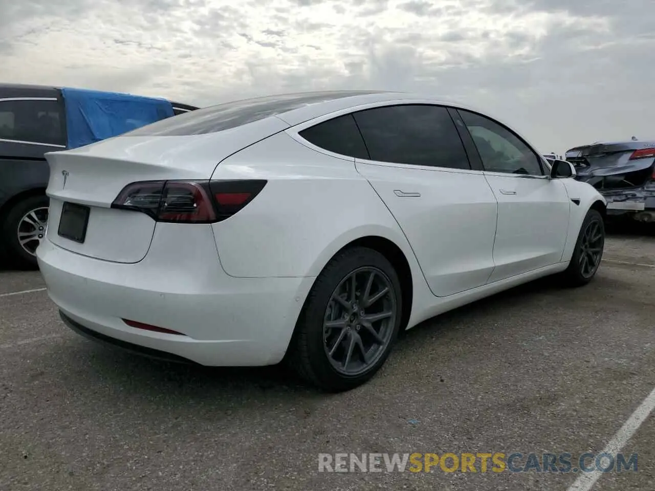 3 Photograph of a damaged car 5YJ3E1EA9KF401525 TESLA MODEL 3 2019