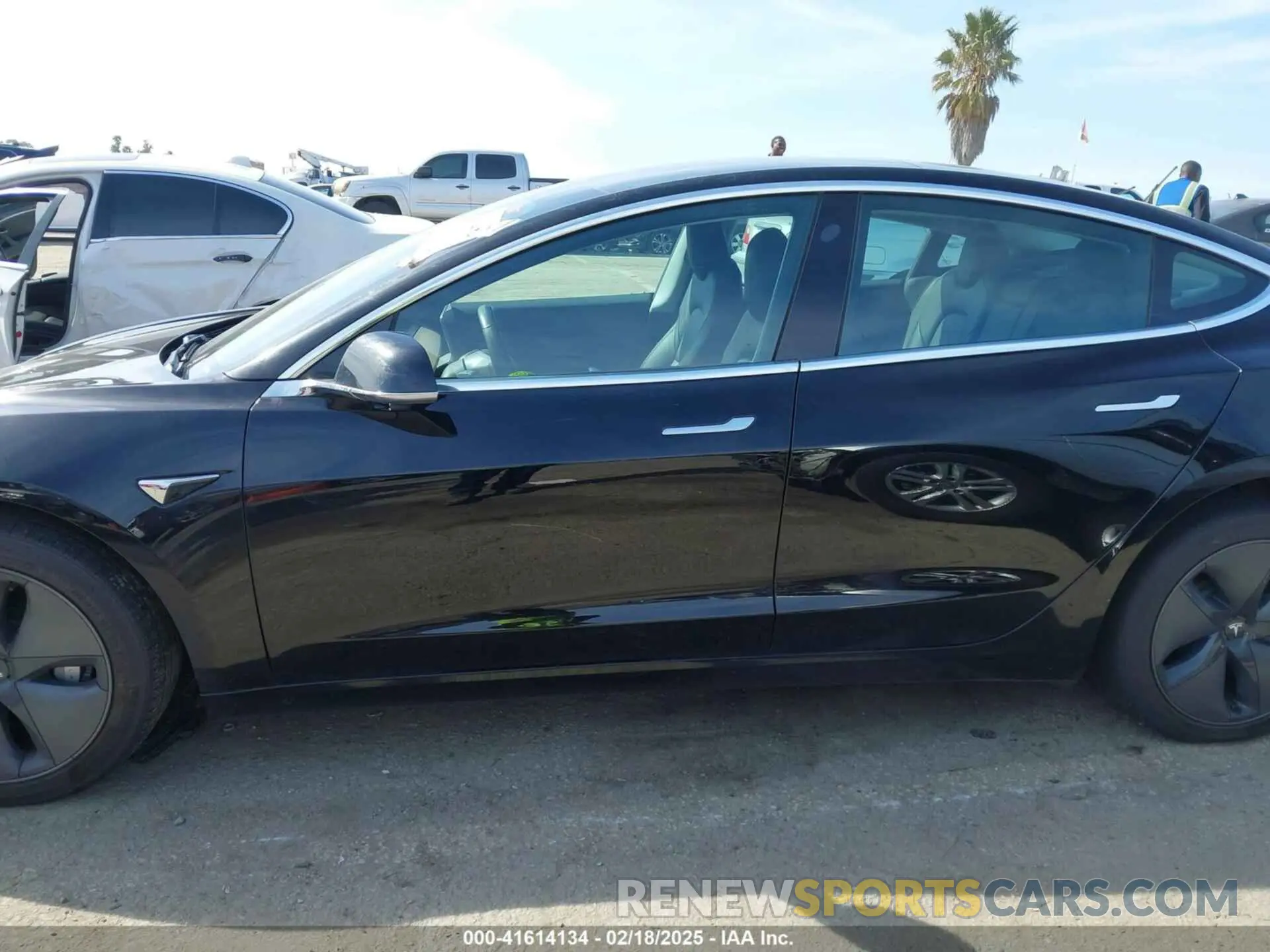 14 Фотография поврежденного автомобиля 5YJ3E1EA9KF410869 TESLA MODEL 3 2019