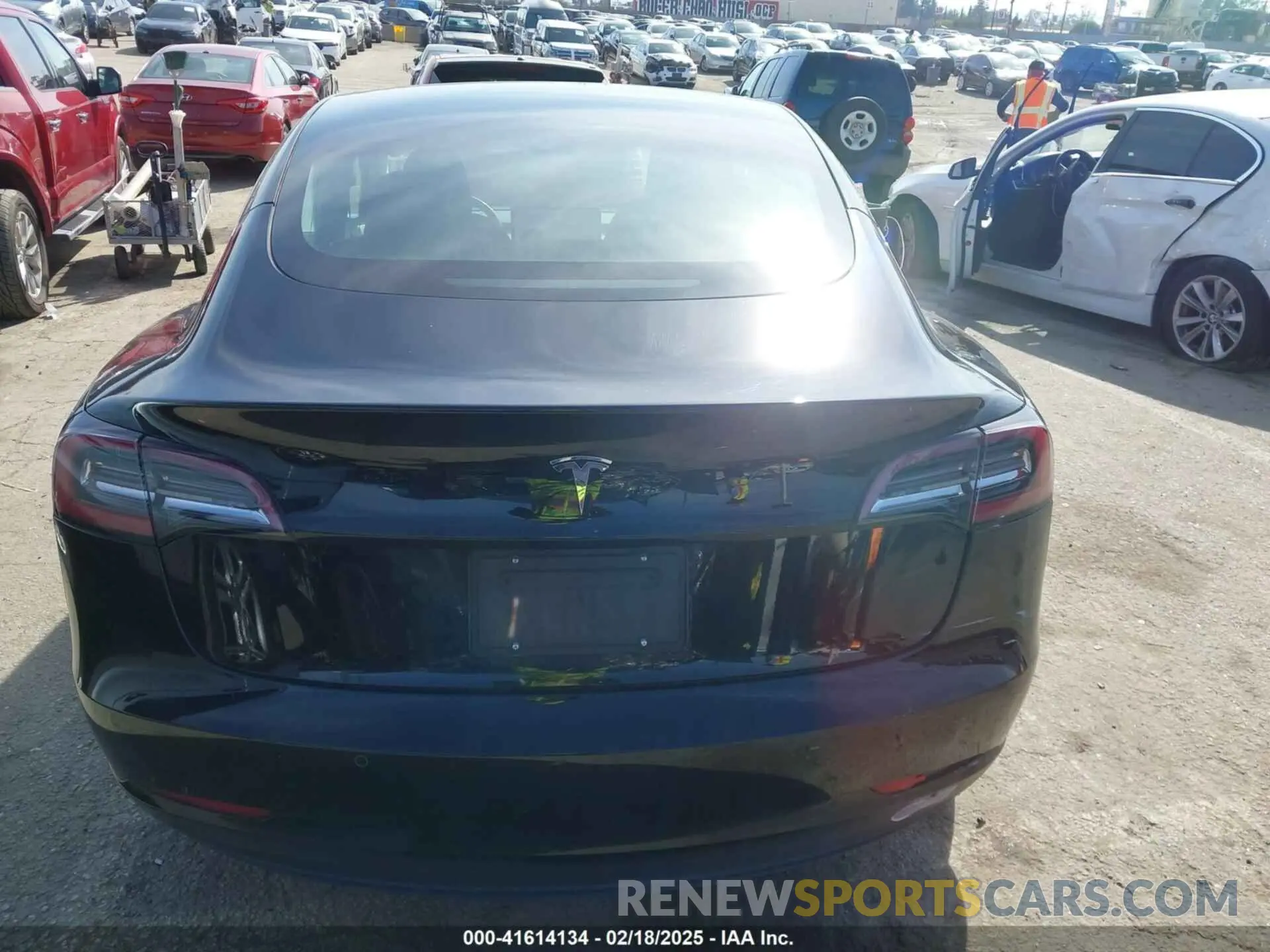 16 Фотография поврежденного автомобиля 5YJ3E1EA9KF410869 TESLA MODEL 3 2019