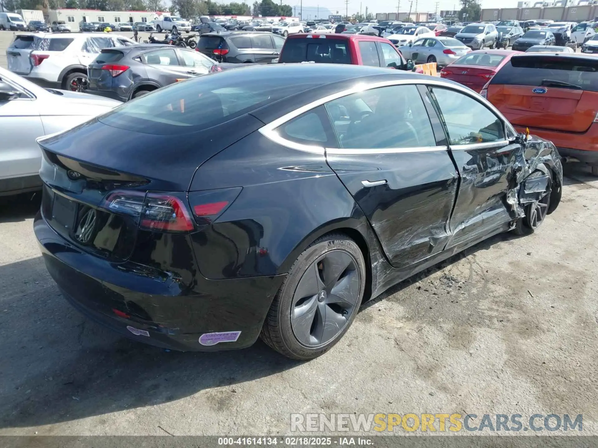 4 Фотография поврежденного автомобиля 5YJ3E1EA9KF410869 TESLA MODEL 3 2019
