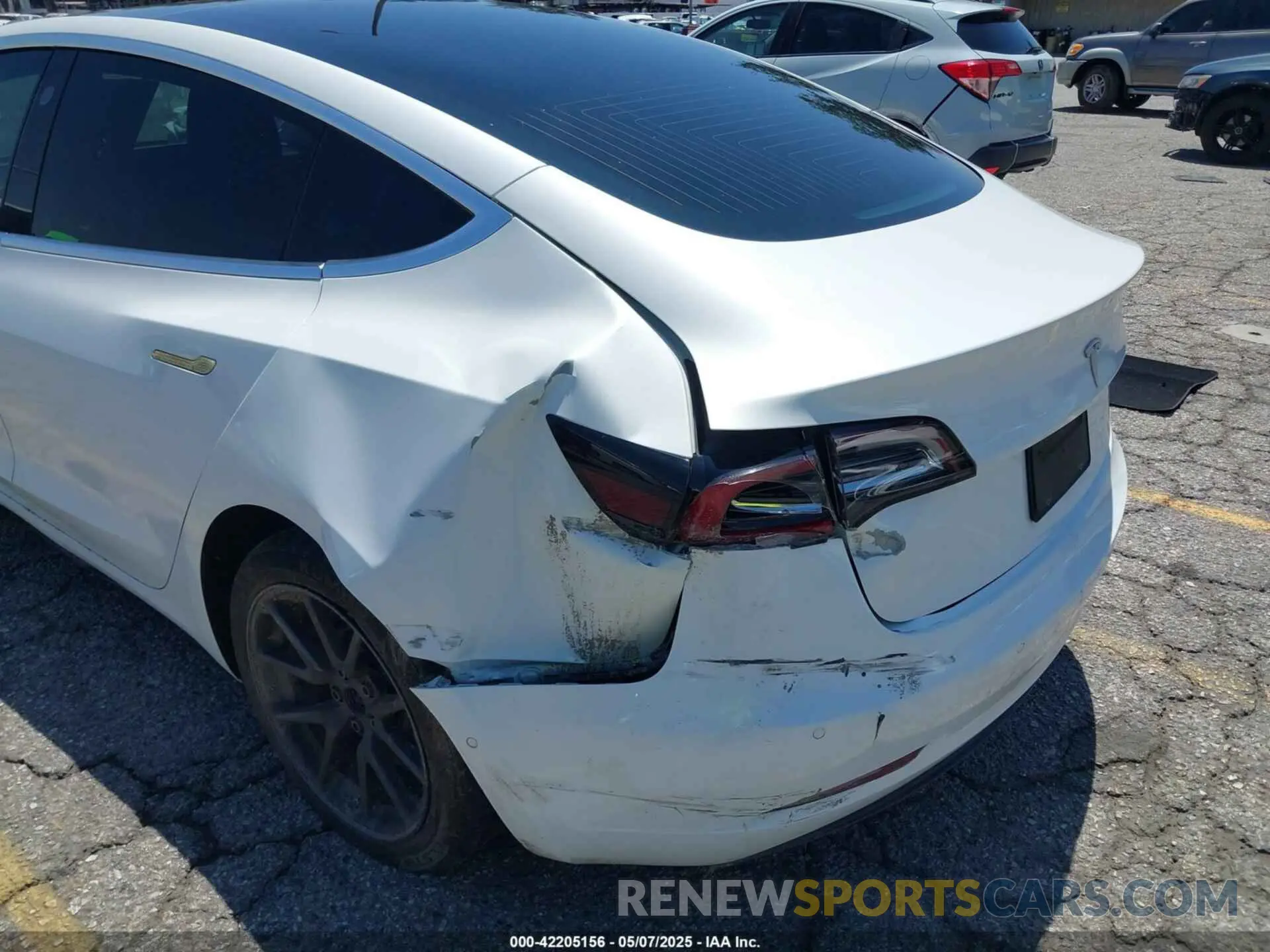 19 Фотография поврежденного автомобиля 5YJ3E1EA9KF485278 TESLA MODEL 3 2019