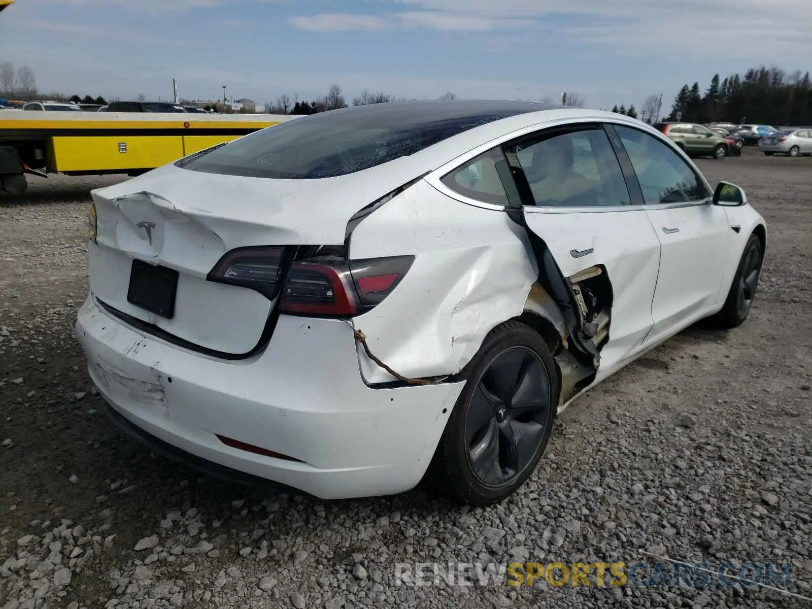 4 Photograph of a damaged car 5YJ3E1EA9KF487709 TESLA MODEL 3 2019