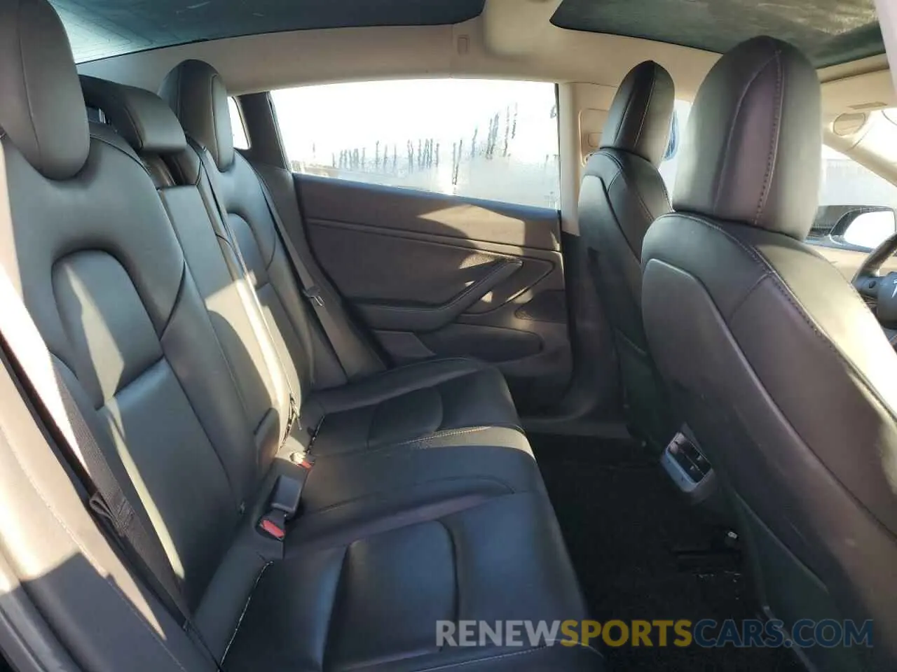 10 Photograph of a damaged car 5YJ3E1EAXKF297093 TESLA MODEL 3 2019