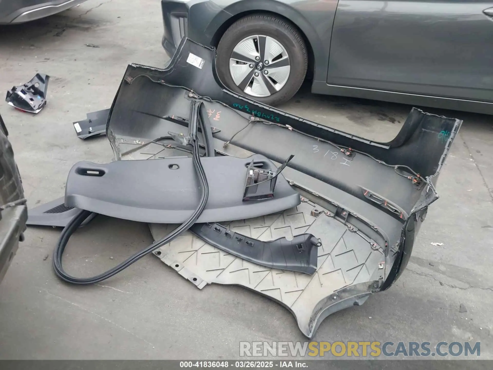 12 Фотография поврежденного автомобиля 5YJ3E1EAXKF300705 TESLA MODEL 3 2019