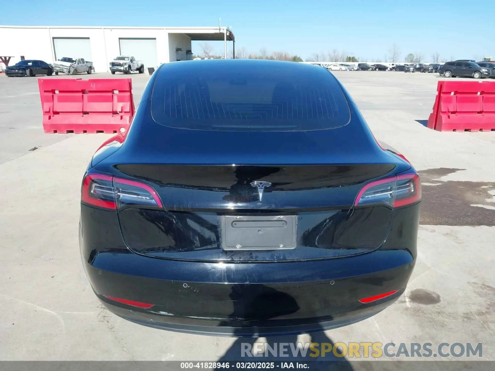 17 Фотография поврежденного автомобиля 5YJ3E1EAXKF344817 TESLA MODEL 3 2019