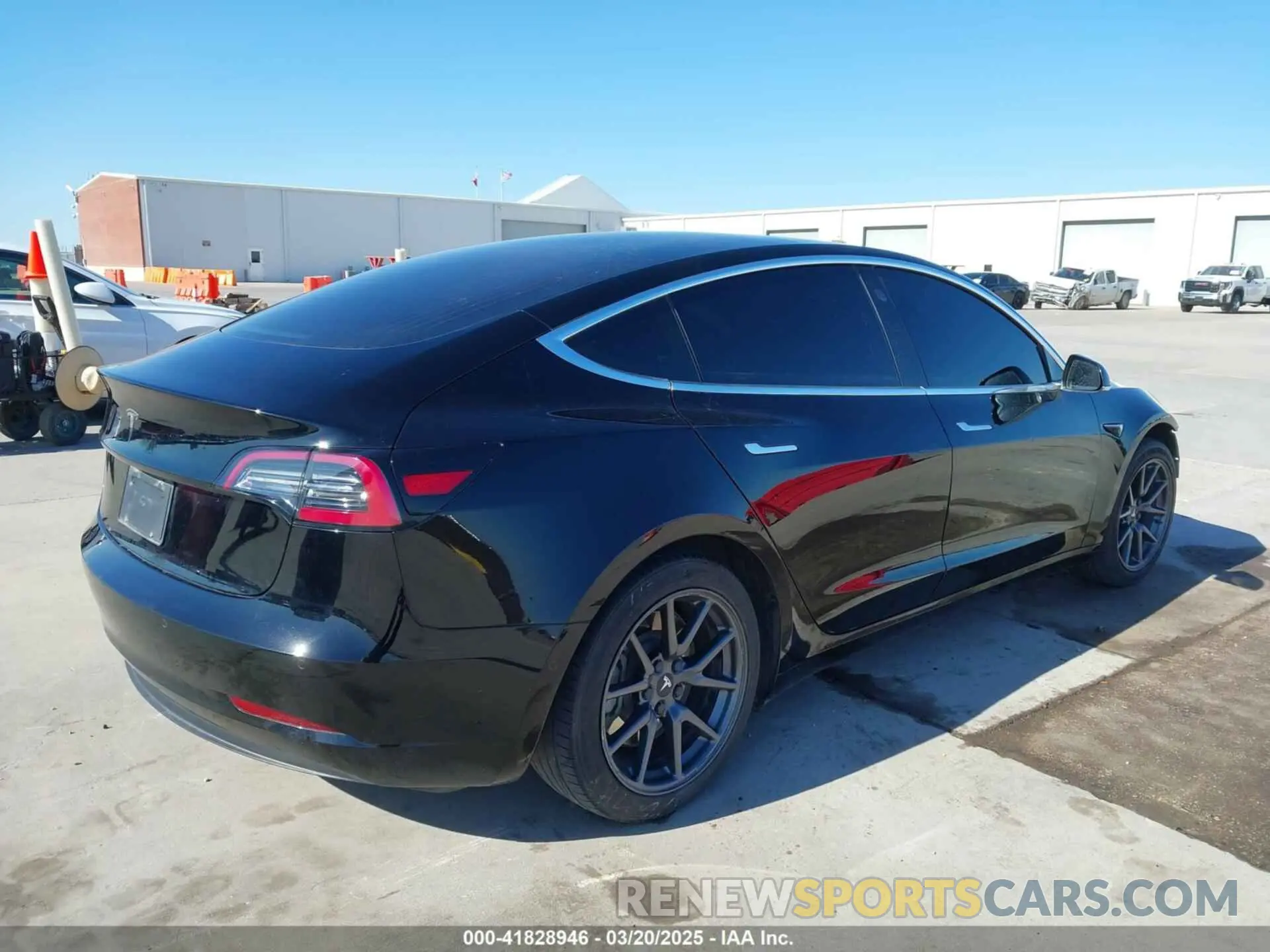 4 Фотография поврежденного автомобиля 5YJ3E1EAXKF344817 TESLA MODEL 3 2019