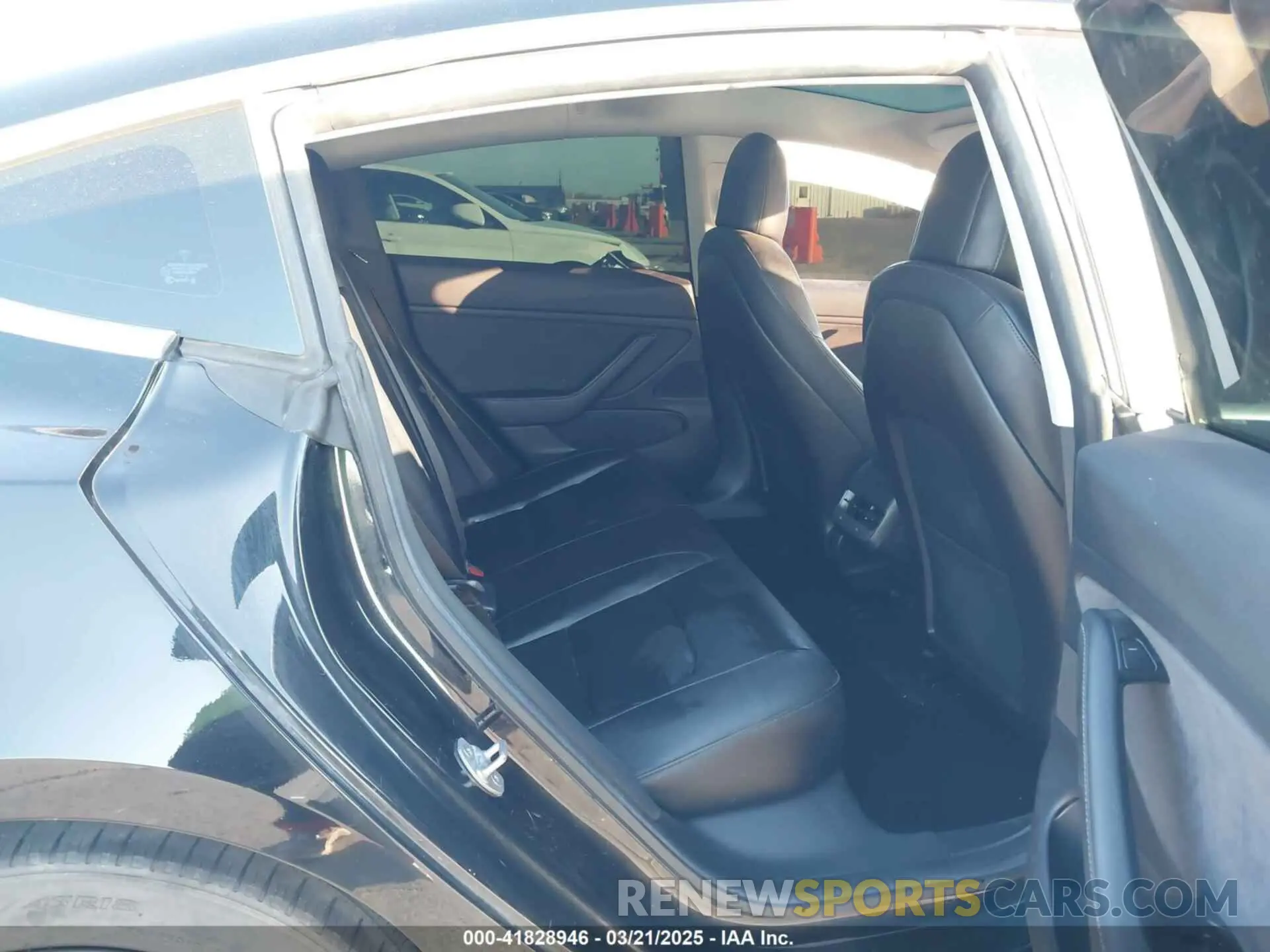 8 Фотография поврежденного автомобиля 5YJ3E1EAXKF344817 TESLA MODEL 3 2019