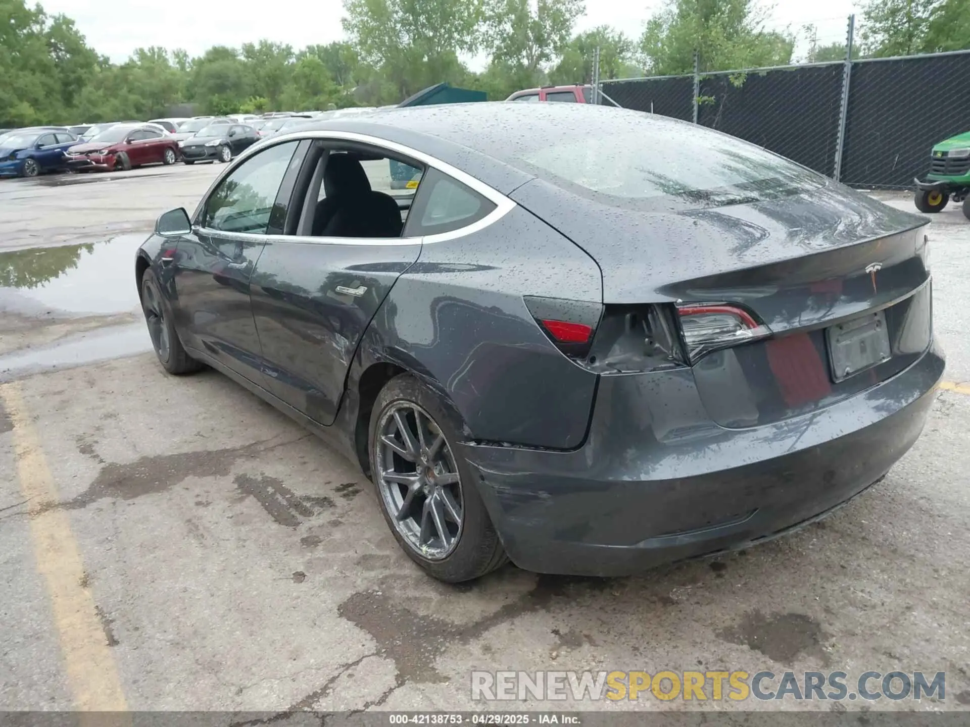 3 Photograph of a damaged car 5YJ3E1EAXKF396285 TESLA MODEL 3 2019
