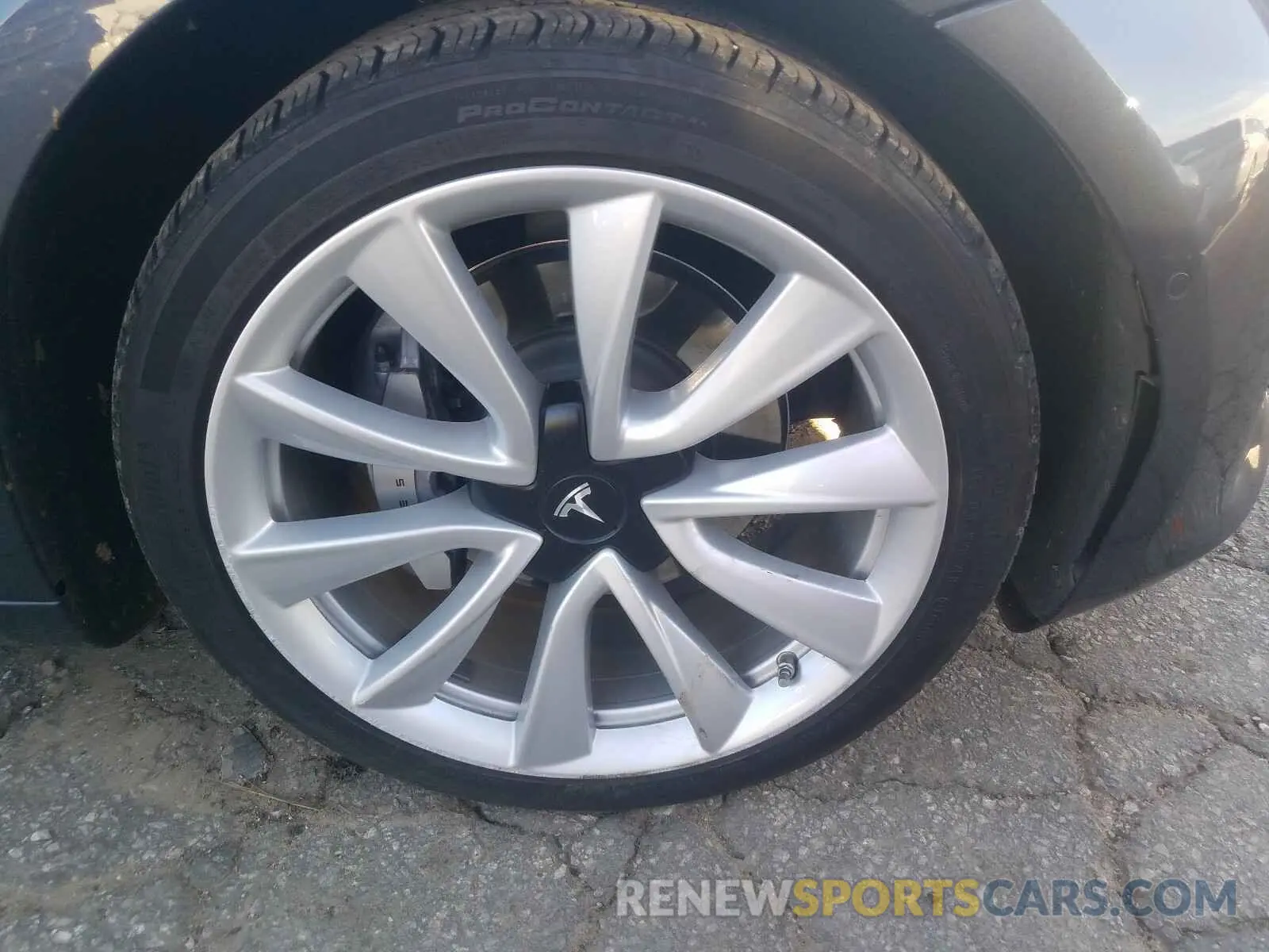 9 Photograph of a damaged car 5YJ3E1EAXKF402005 TESLA MODEL 3 2019