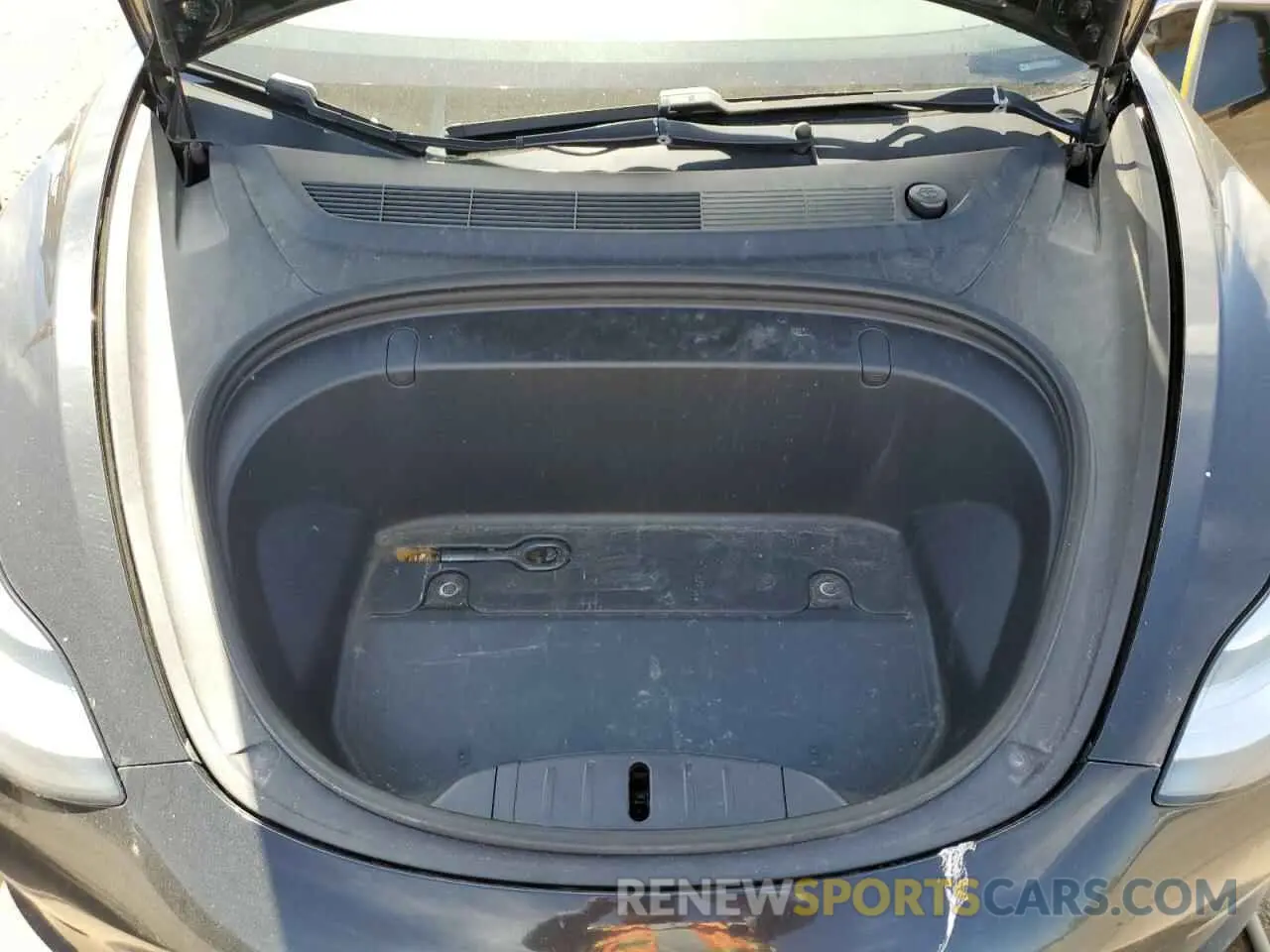 11 Photograph of a damaged car 5YJ3E1EAXKF403171 TESLA MODEL 3 2019