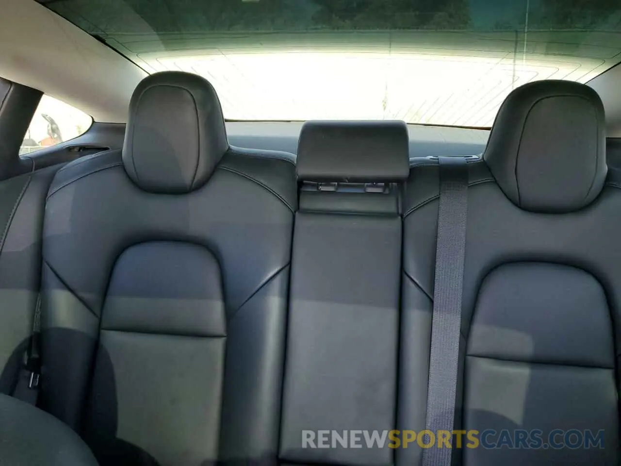10 Photograph of a damaged car 5YJ3E1EAXKF415644 TESLA MODEL 3 2019