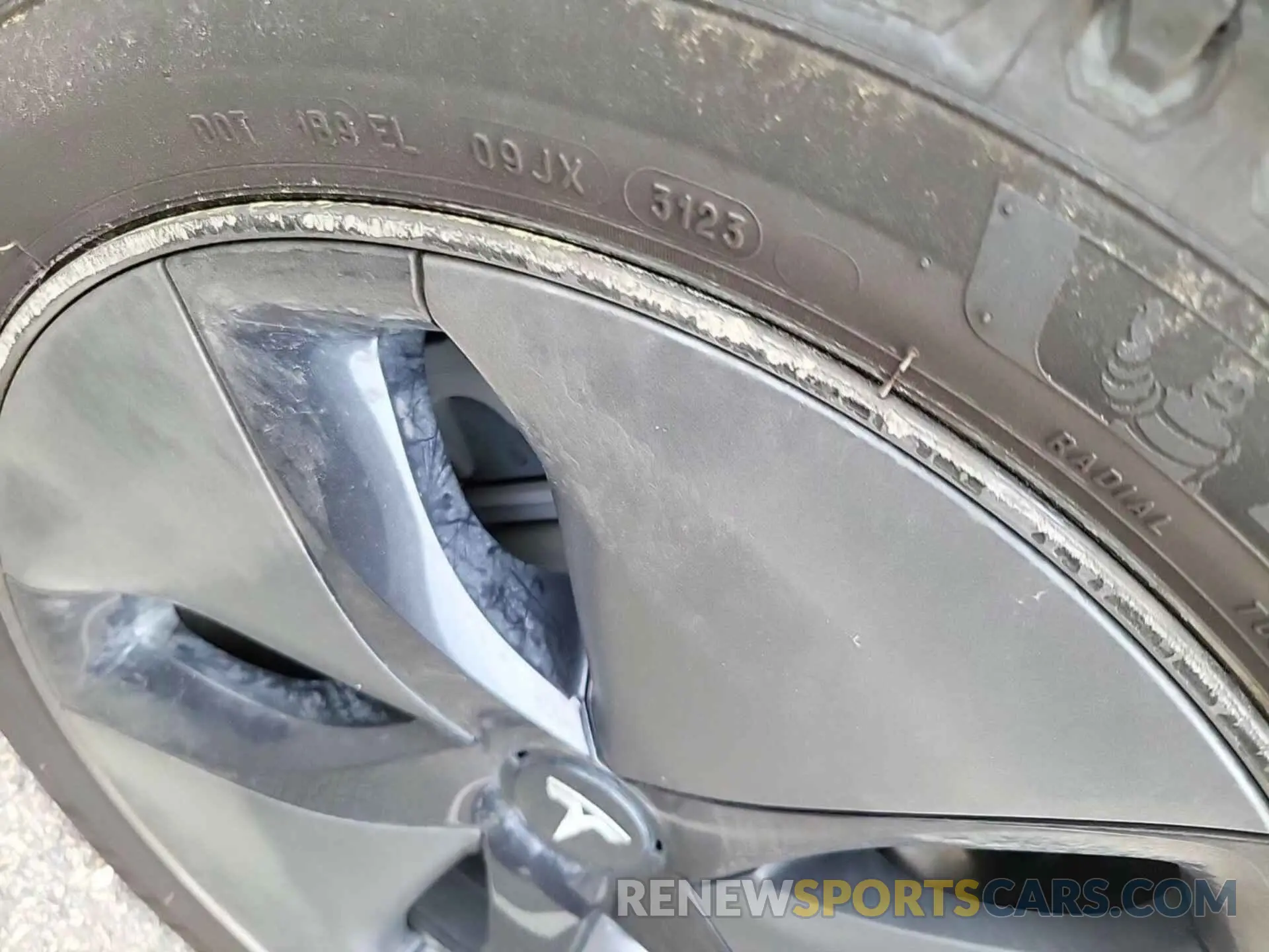 1 Photograph of a damaged car 5YJ3E1EB0KF199215 TESLA MODEL 3 2019